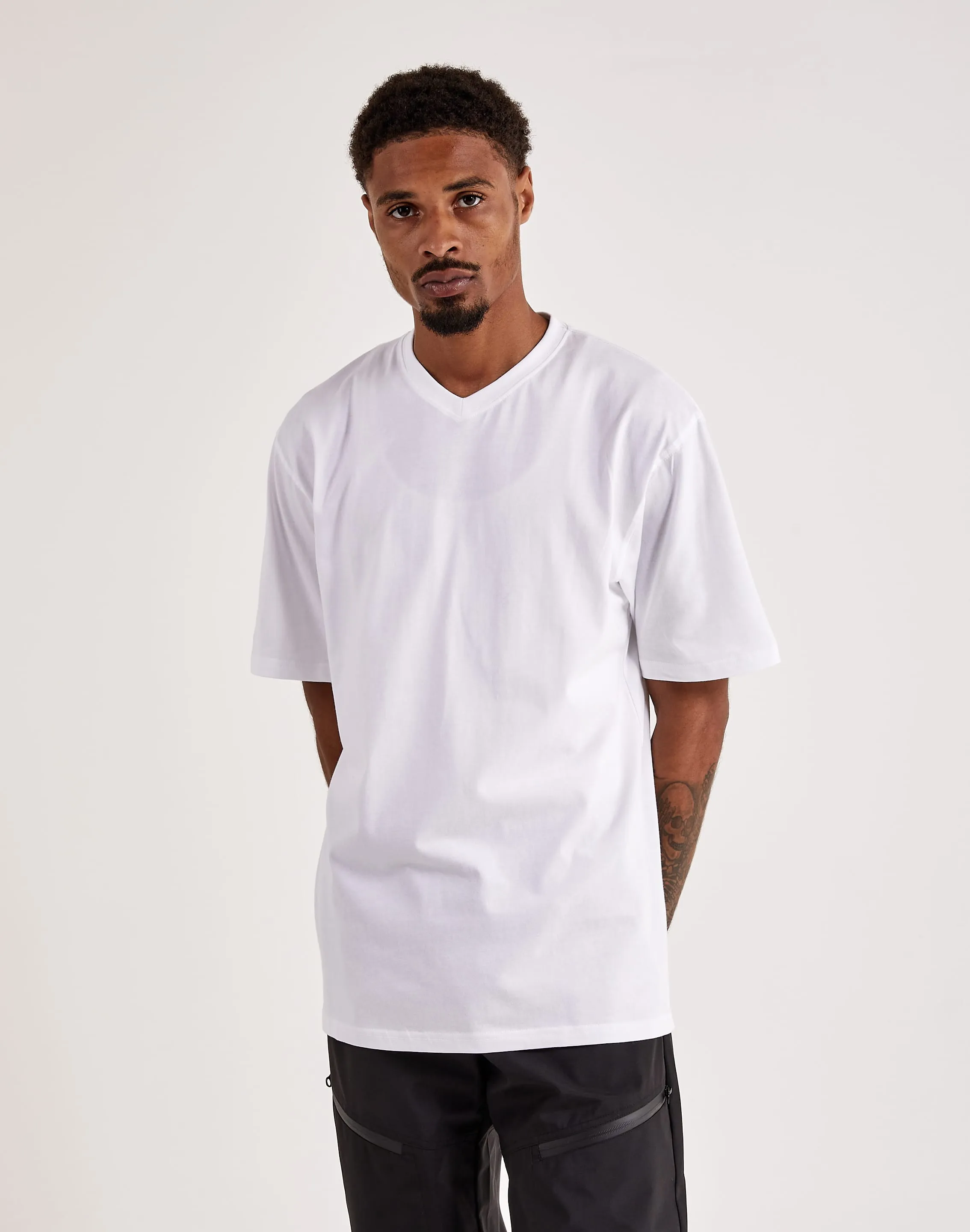 Date Vibe Luxe T Basic V-Neck Tee
