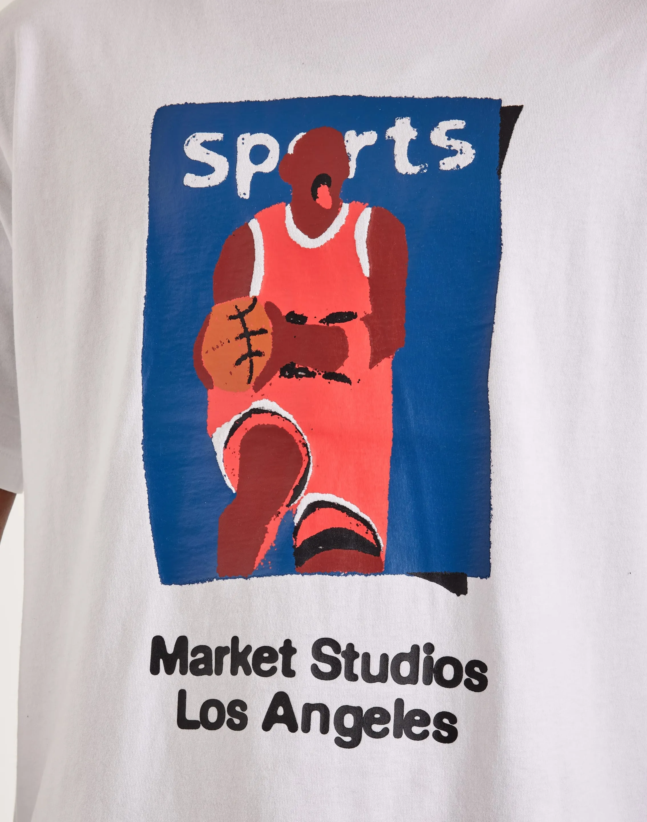 MultiPocket Reflective details Market Illustrated Basketball Tee