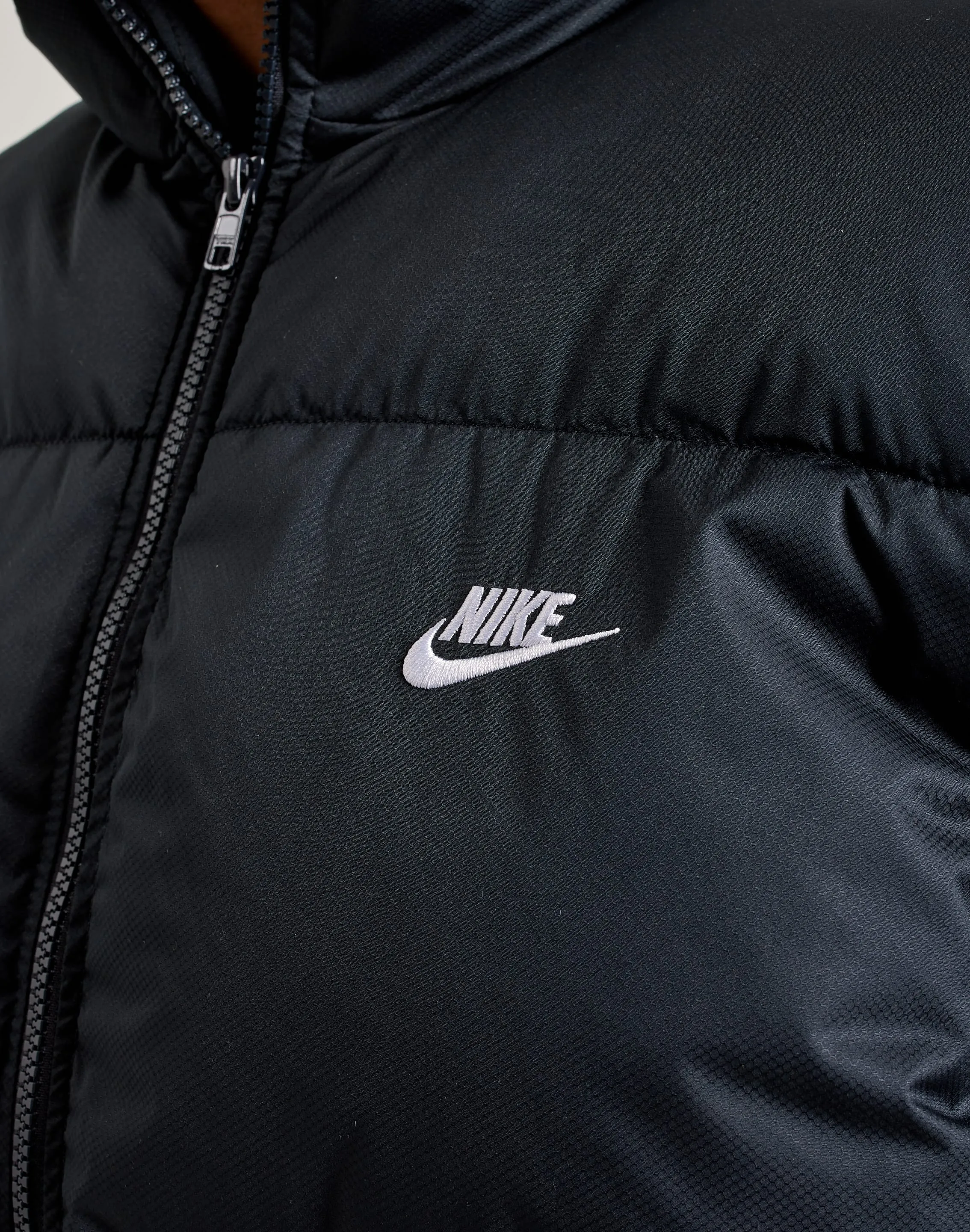 Nike Club PrimaLoft Puffer Vest Open Heart Seamless Sleeve Construction