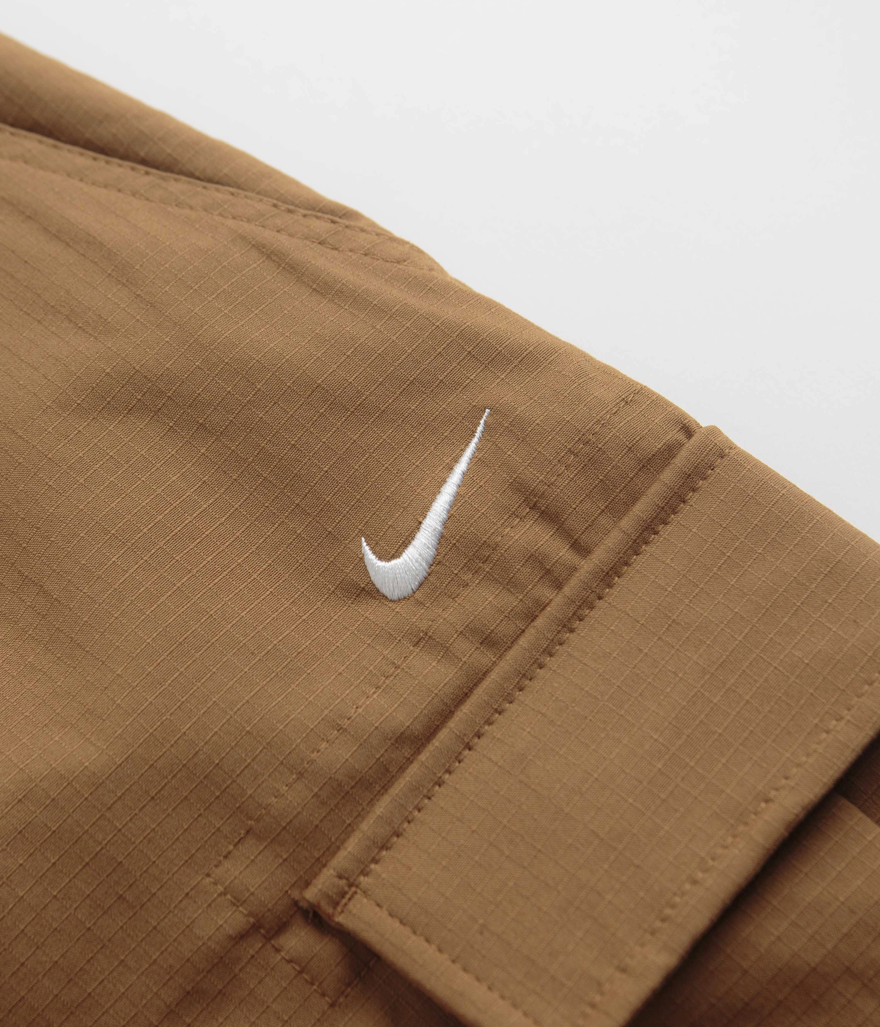 Nike SB Cargo Shorts - Ale Brown / White Moisture Wicking Material