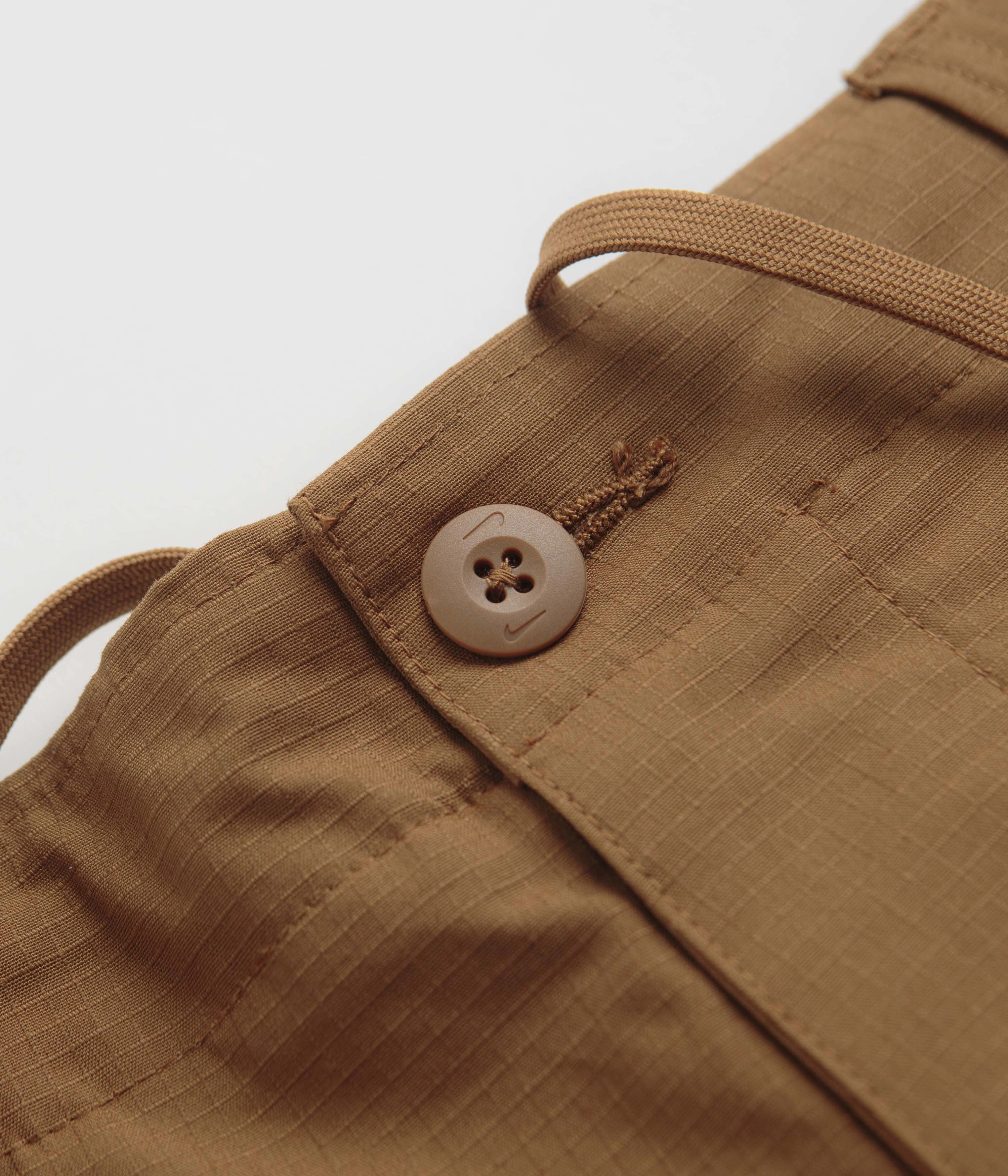 Beach Vacation Functional Clothing Nike SB Cargo Shorts - Ale Brown / White