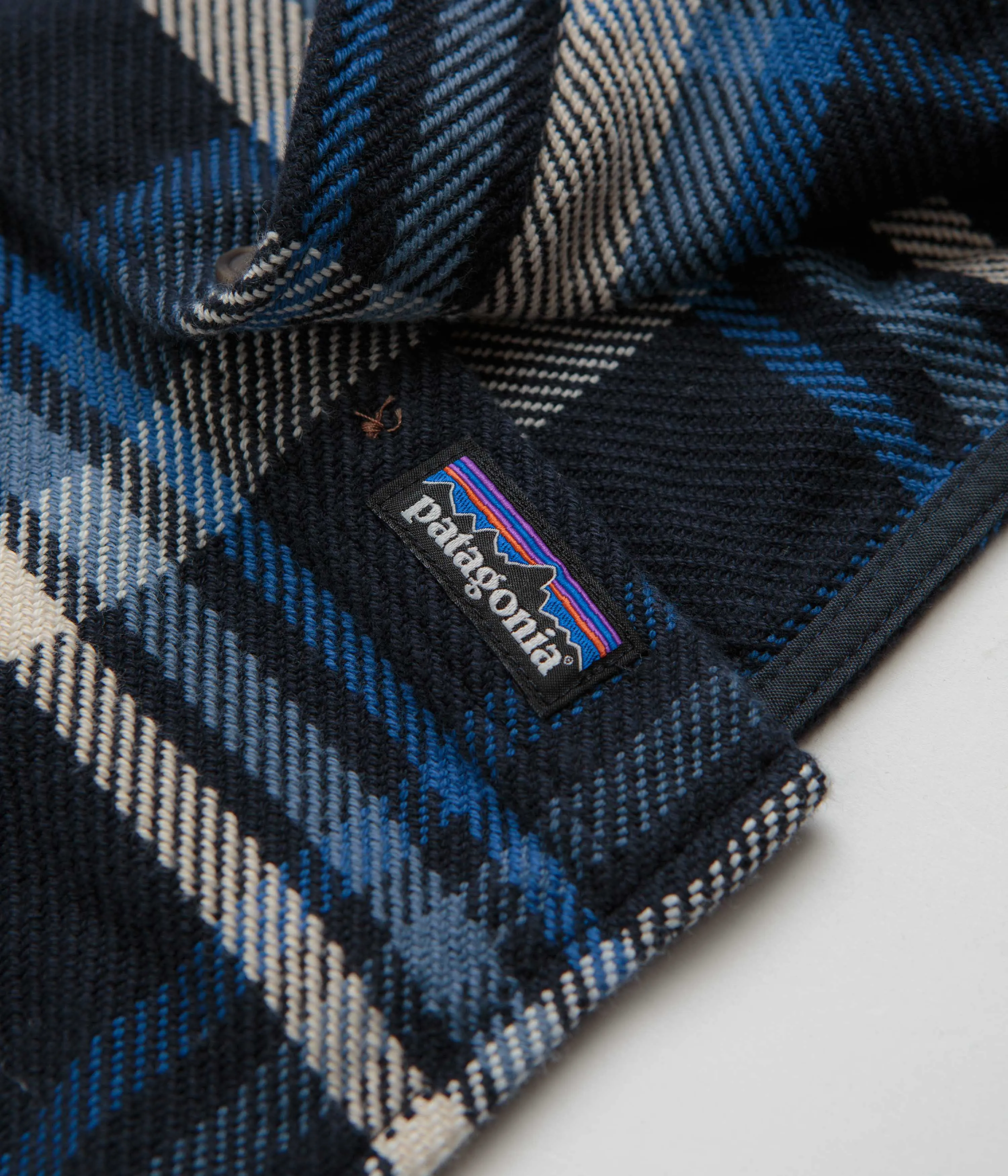 Plaid Design Shimmer Effect Patagonia Fjord Loft Shirt - Coastal Sunset: Pitch Blue