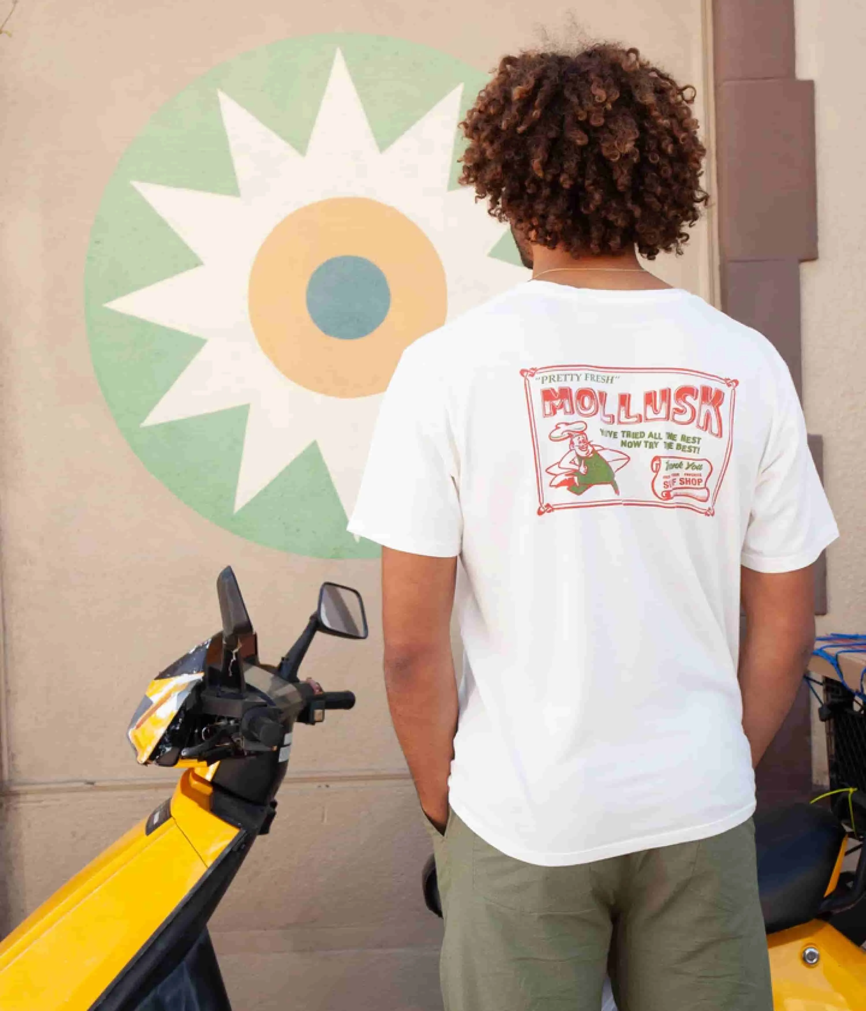 hot air balloon venue Minimalist Pocket Placement Mollusk Pretty Fresh T-Shirt - Antique White