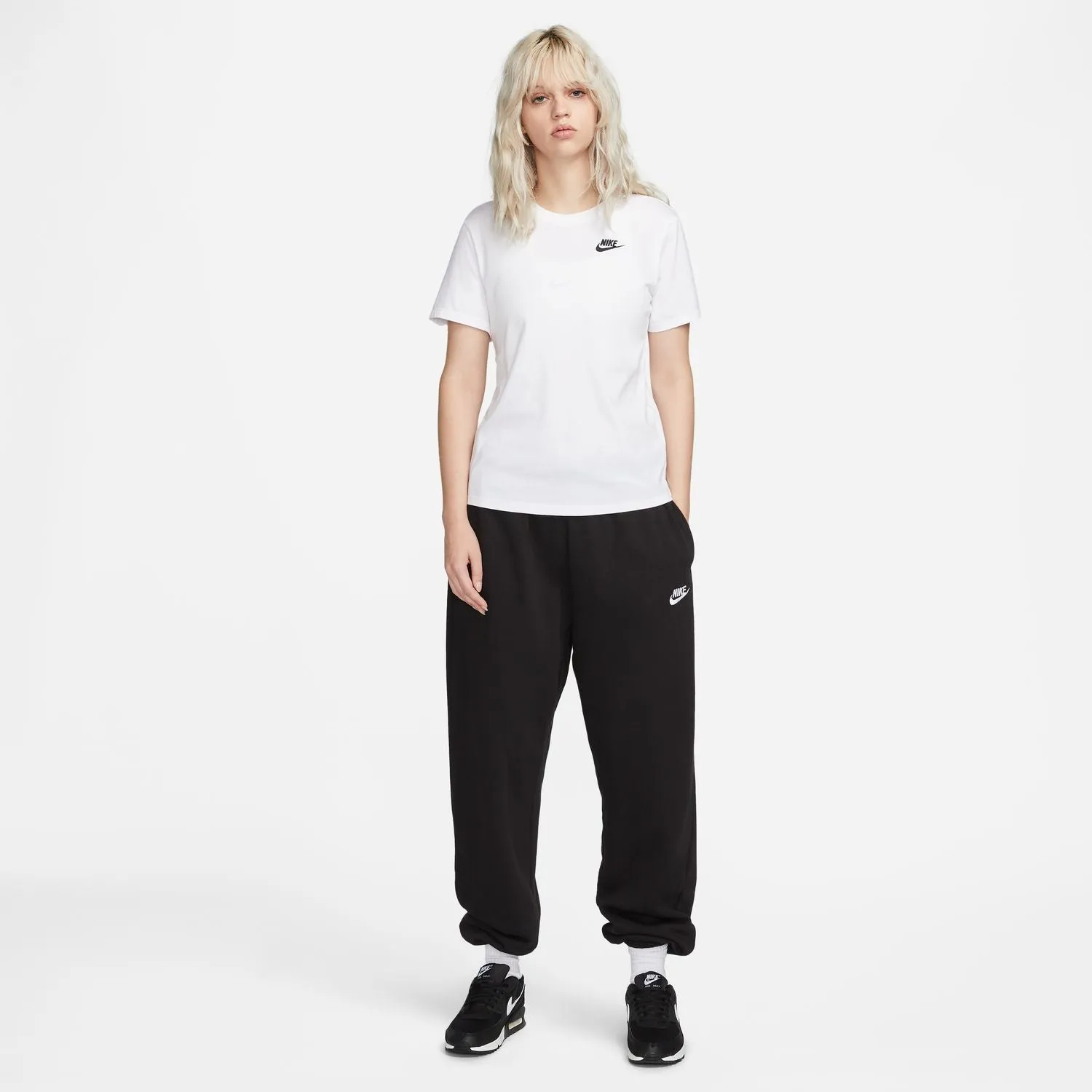 Easy Breath Club Tee - Womens