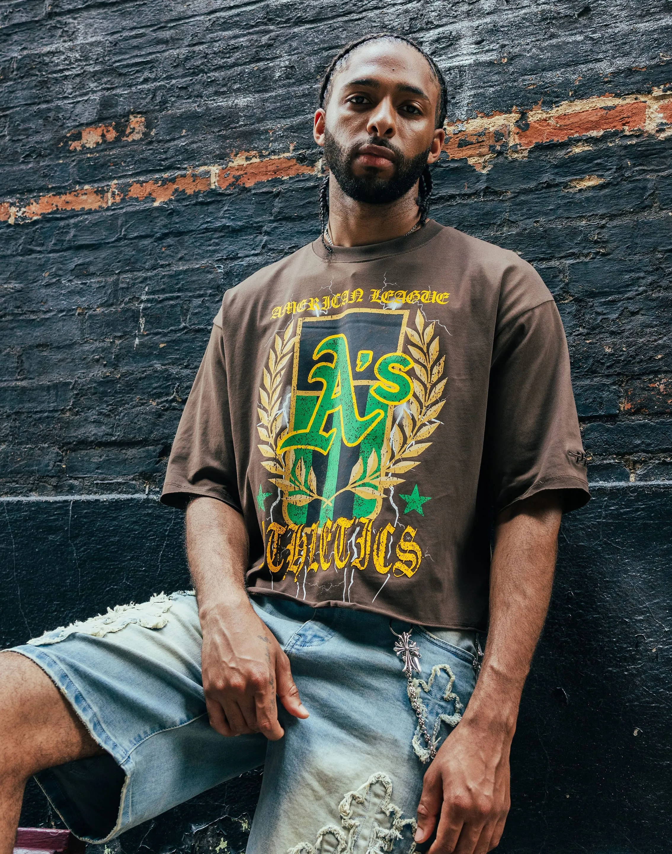 Pro Standard MLB Athletics Crest Tee Leader Fit