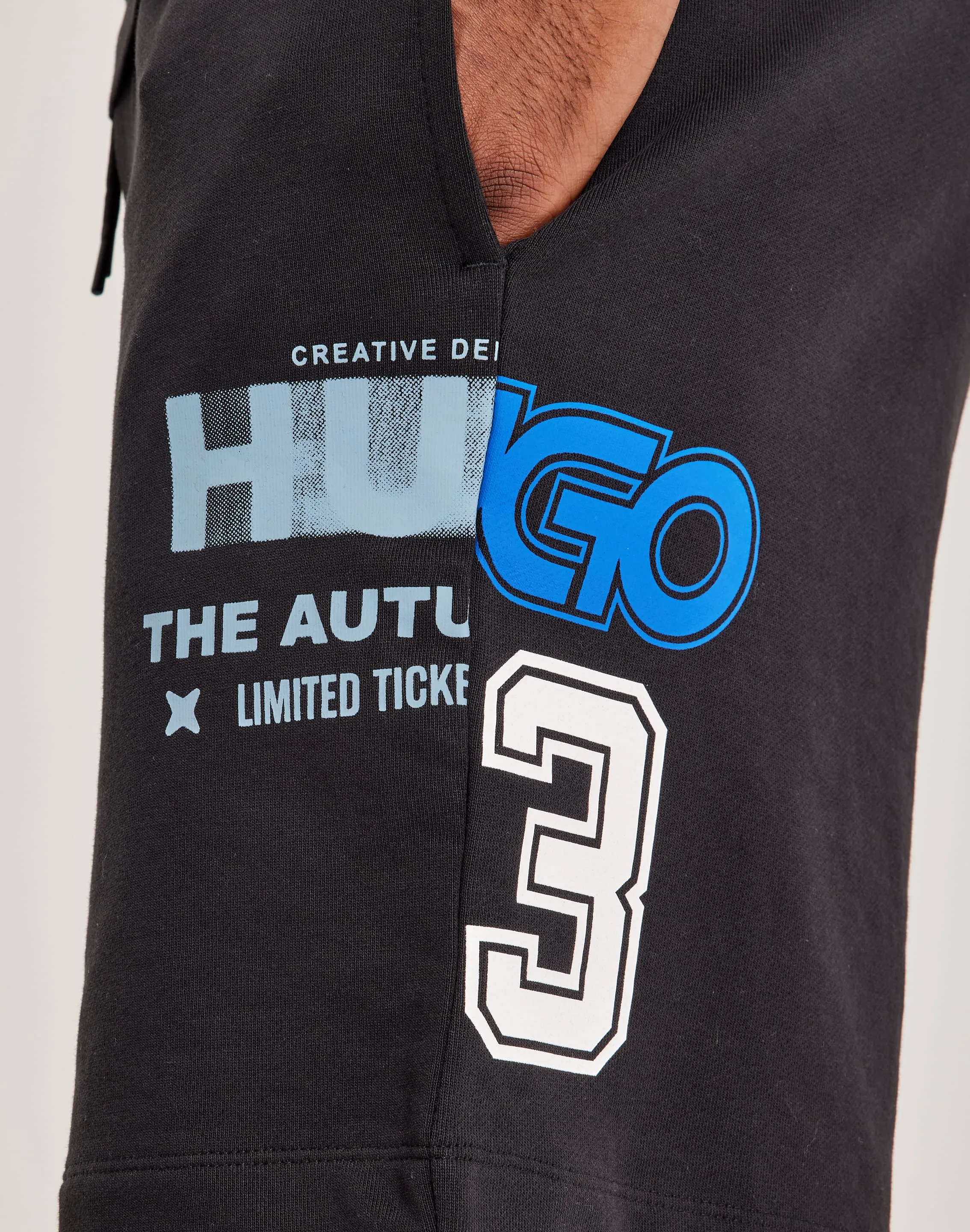 Hugo Nesisho Graphic Shorts MoistureControlClothing Antibacterial Finish