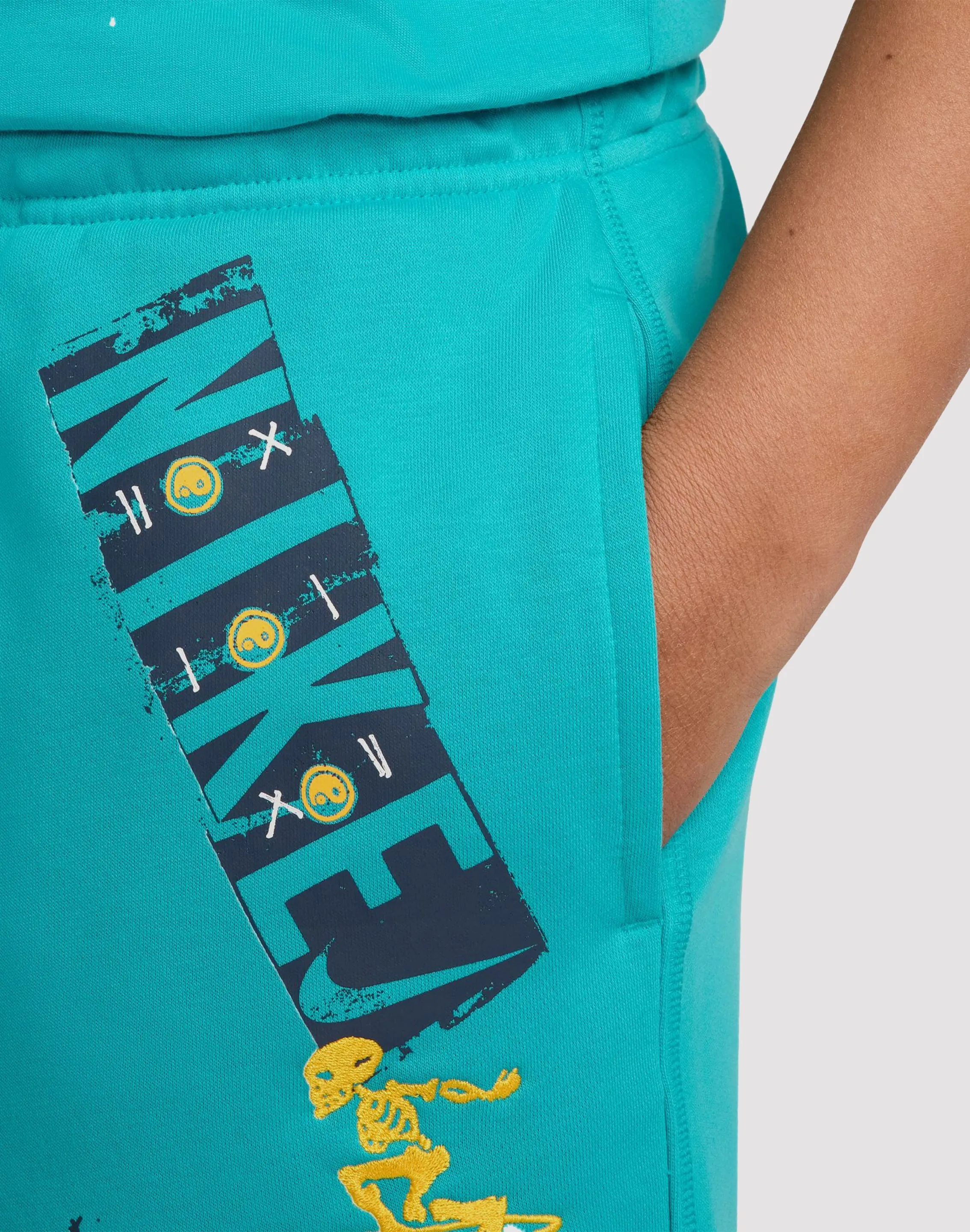 ElasticFree Cuffs Nike Club French Terry Flow Shorts
