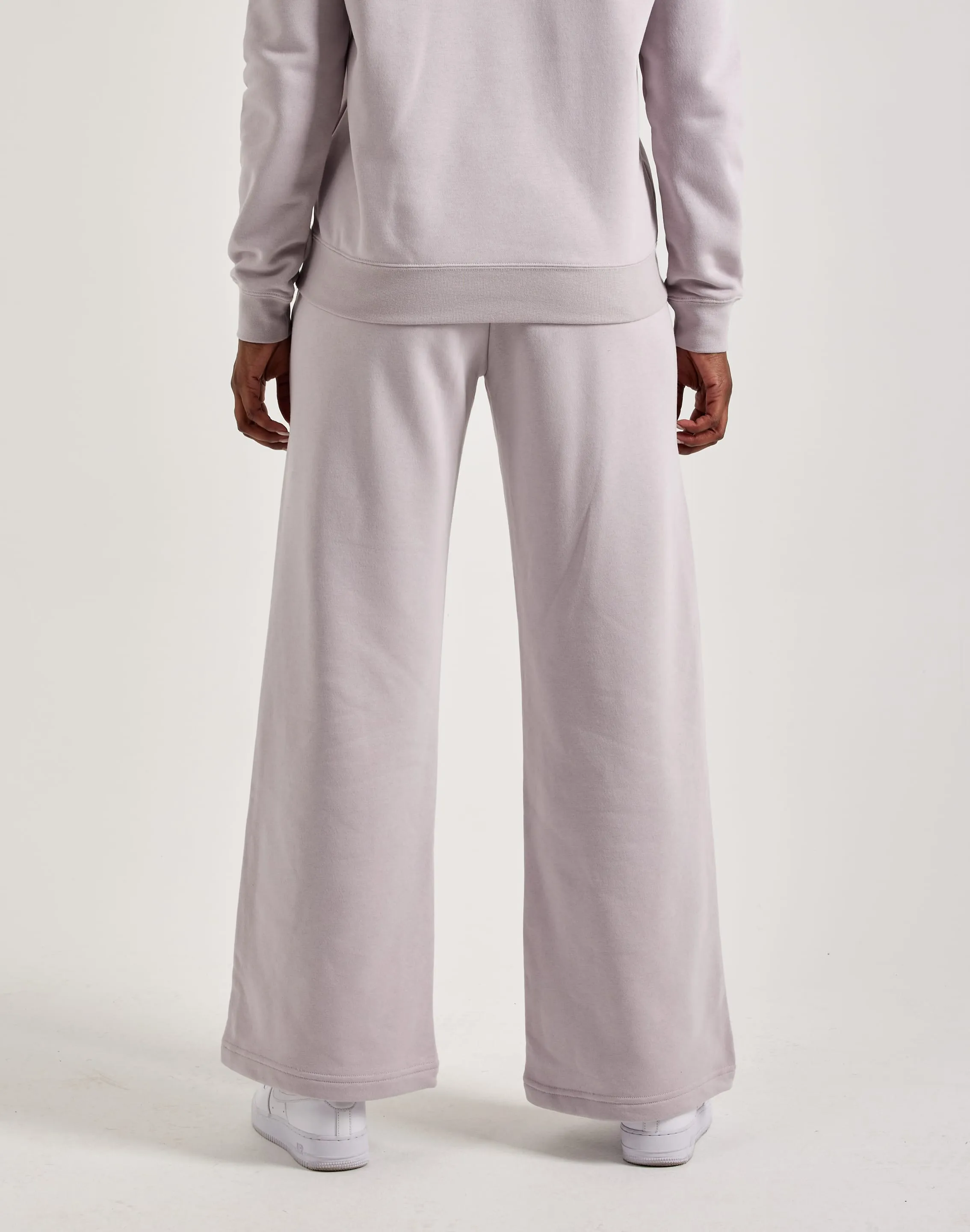 Saga Fit SmoothEdging Nike Club Fleece Wide Pants