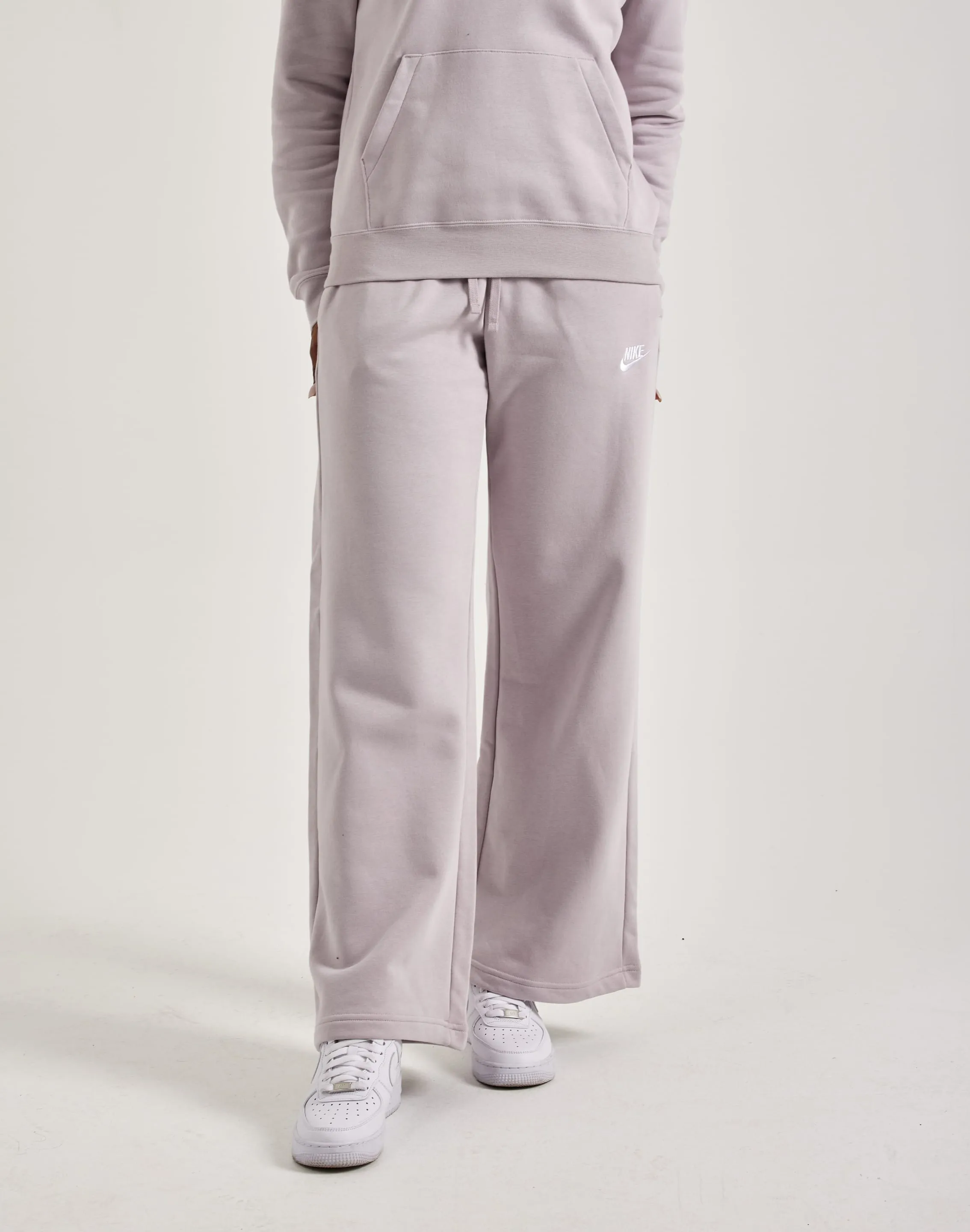 Reinforced Knees Low Care Nike Club Fleece Wide Pants