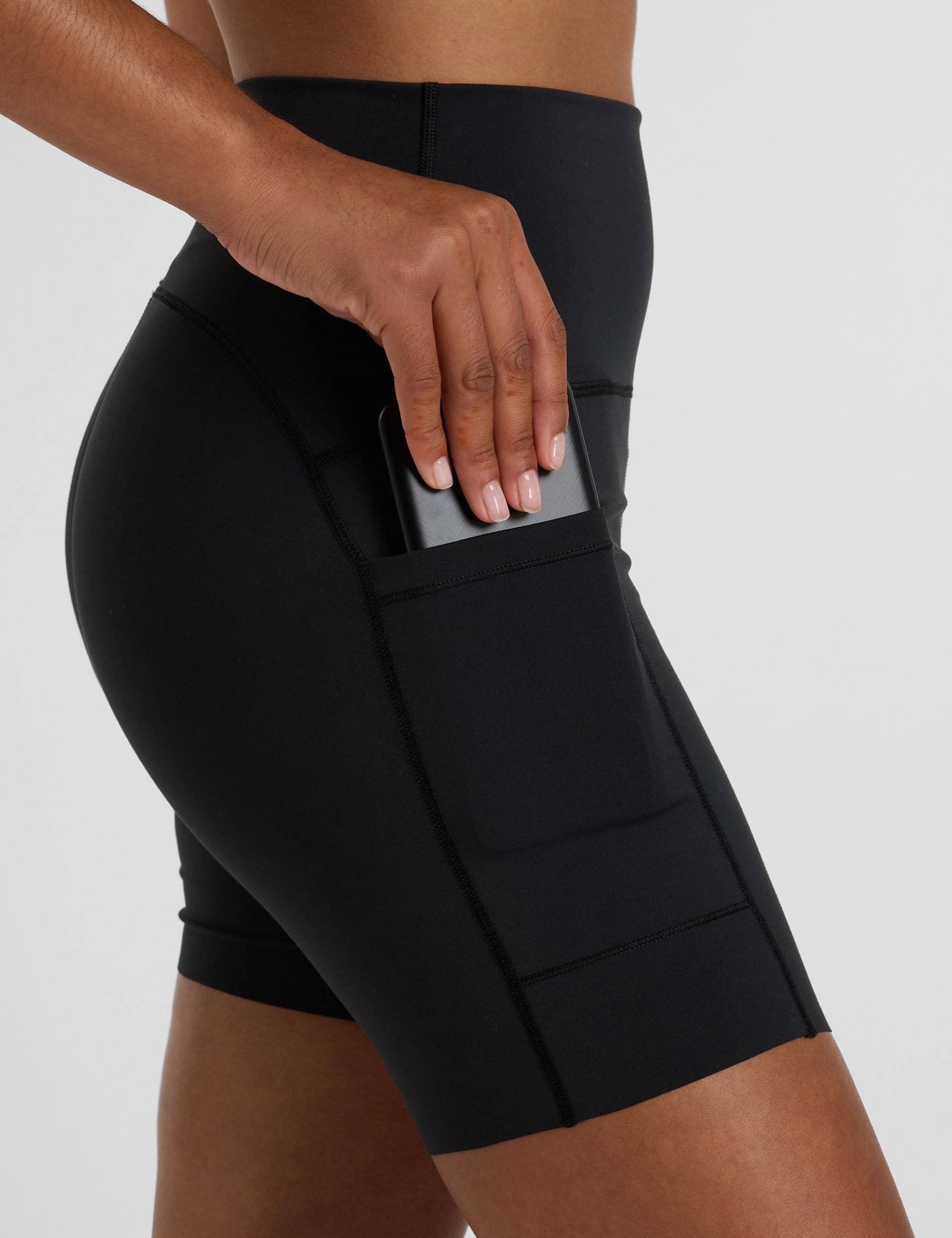 NB Sleek Pocket High Waisted Short 6" - Black Crisp Look