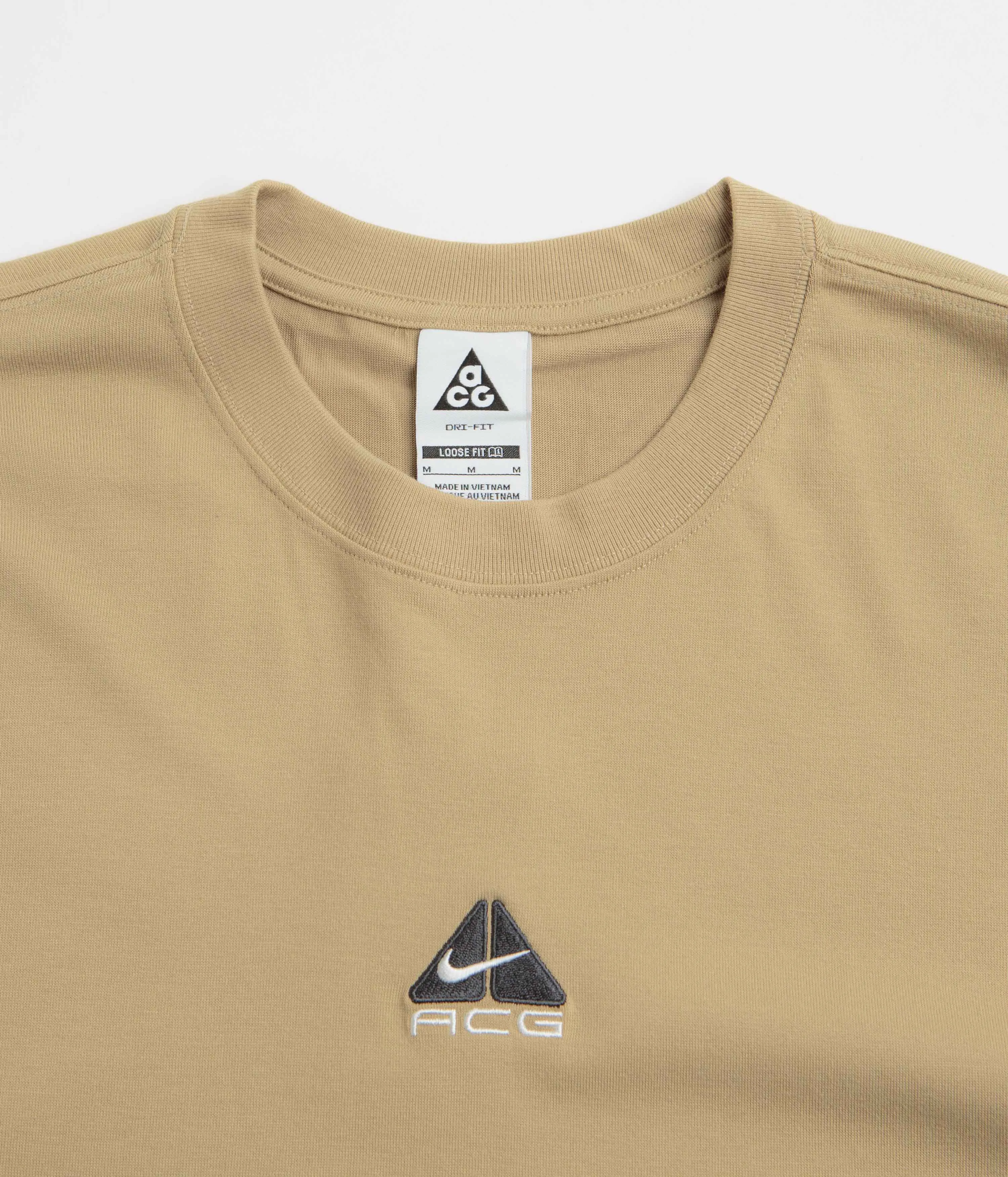 Nike ACG Lungs T-Shirt - Parachute Beige buckle standalone piece