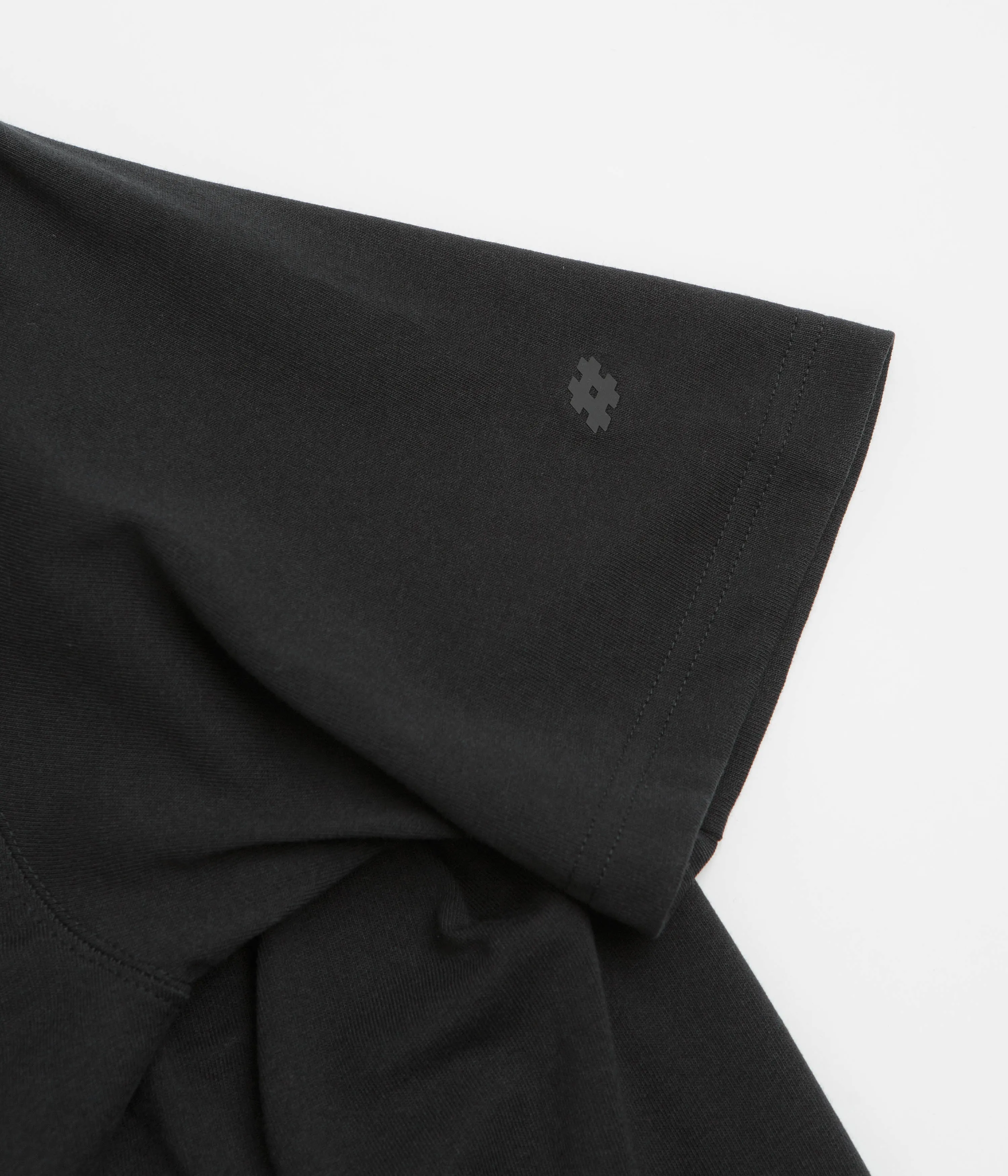 New Balance Numeric T-Shirt - Black flare pants silhouette Floral Pattern