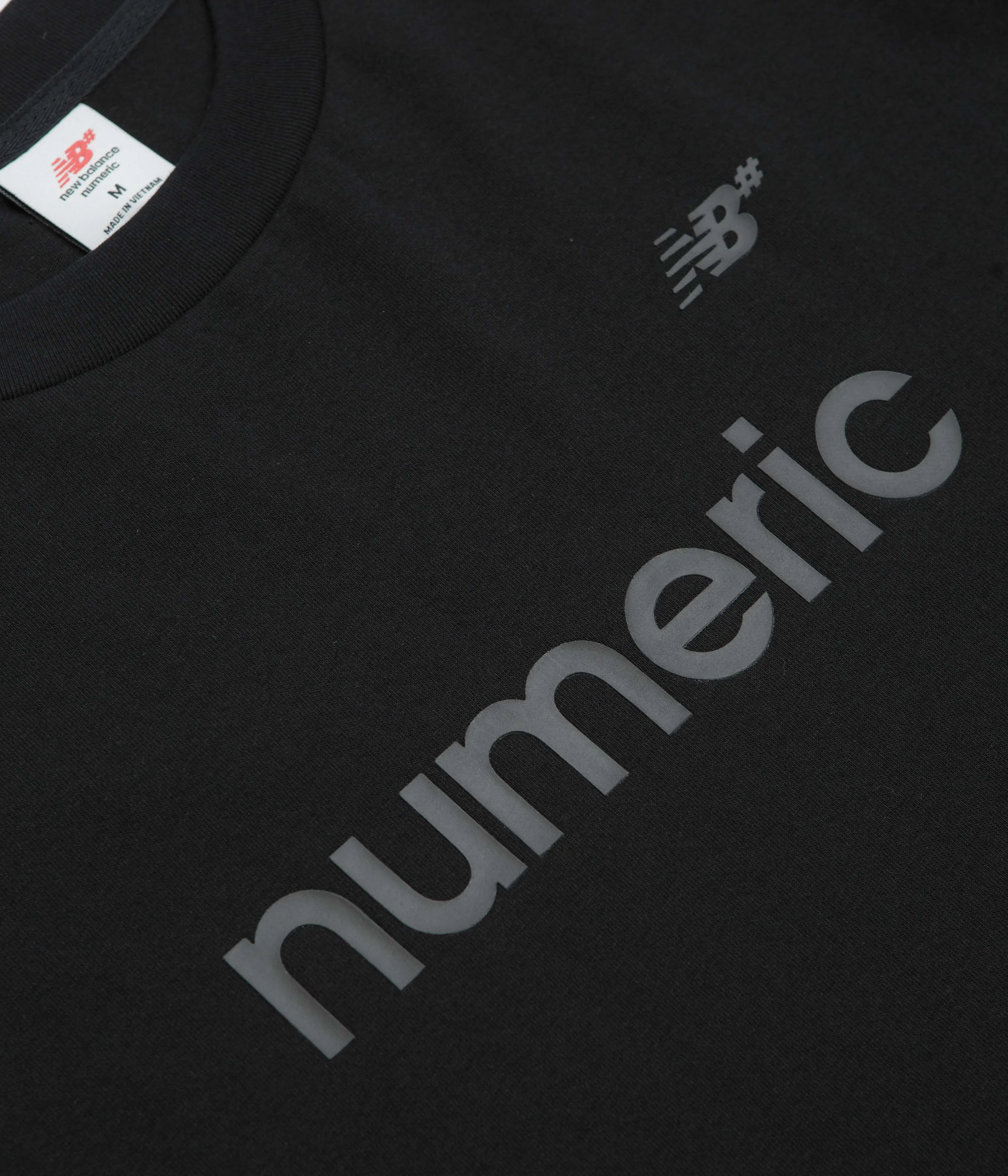New Balance Numeric T-Shirt - Black flared silhouette Elderly Comfort