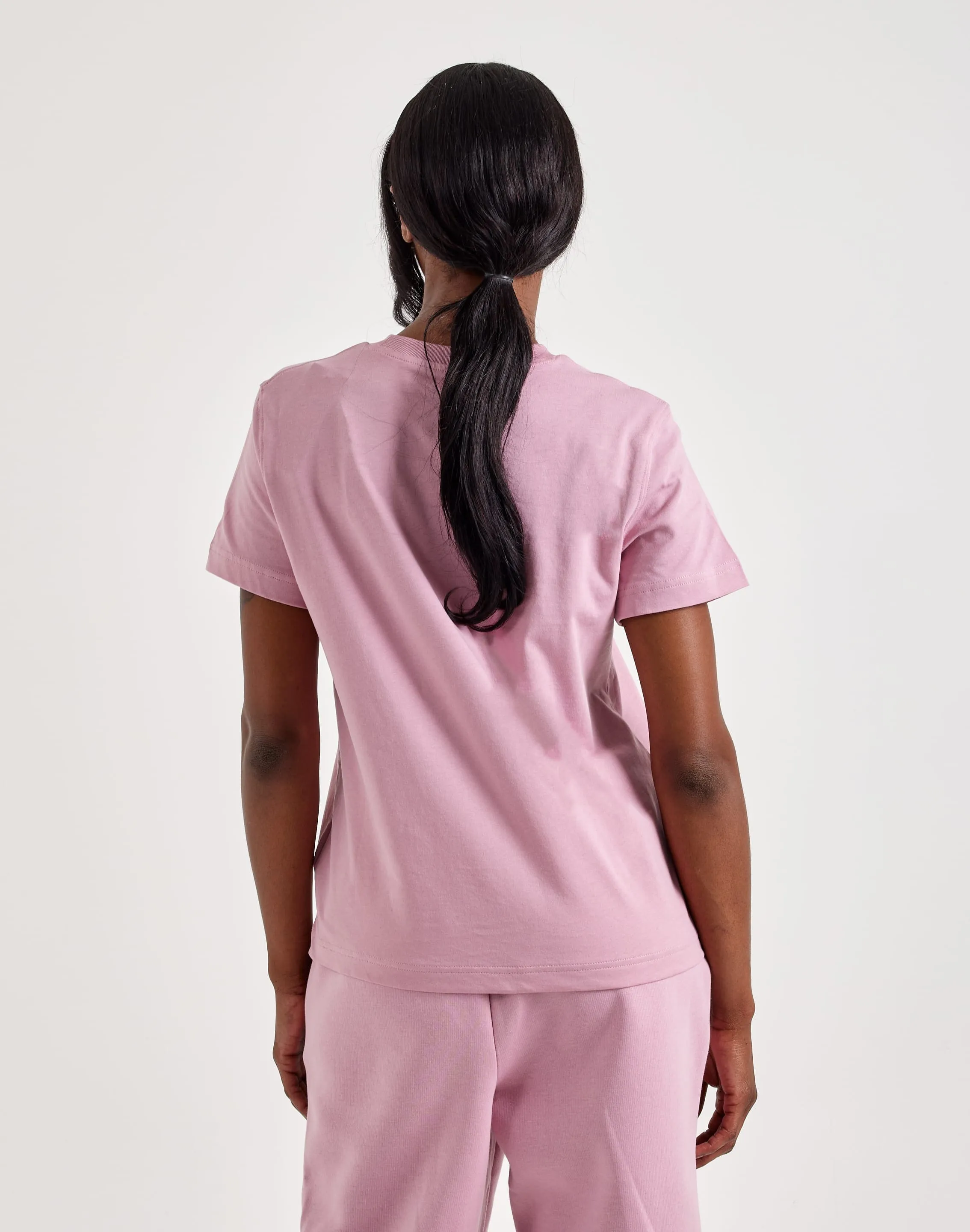 New Balance Sport Essentials Tee MatteFinishTexture TaglessLabel