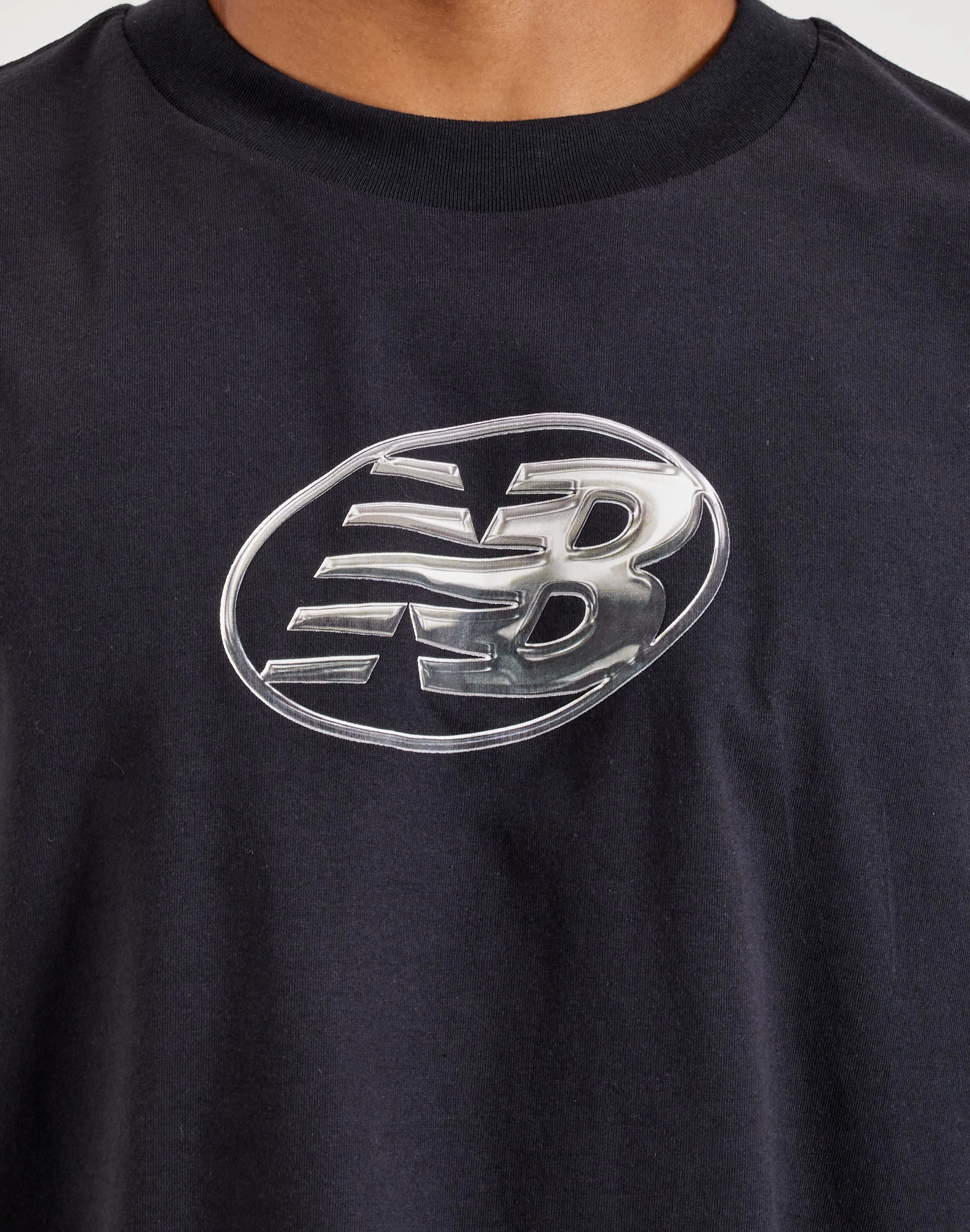 New Balance Chrome Logo Tee WearResistantHem