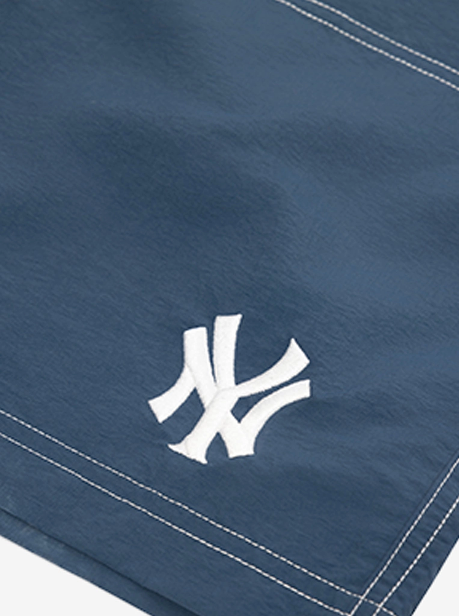 New York Yankees Nylon Shorts Reinforced Stress Points hip look