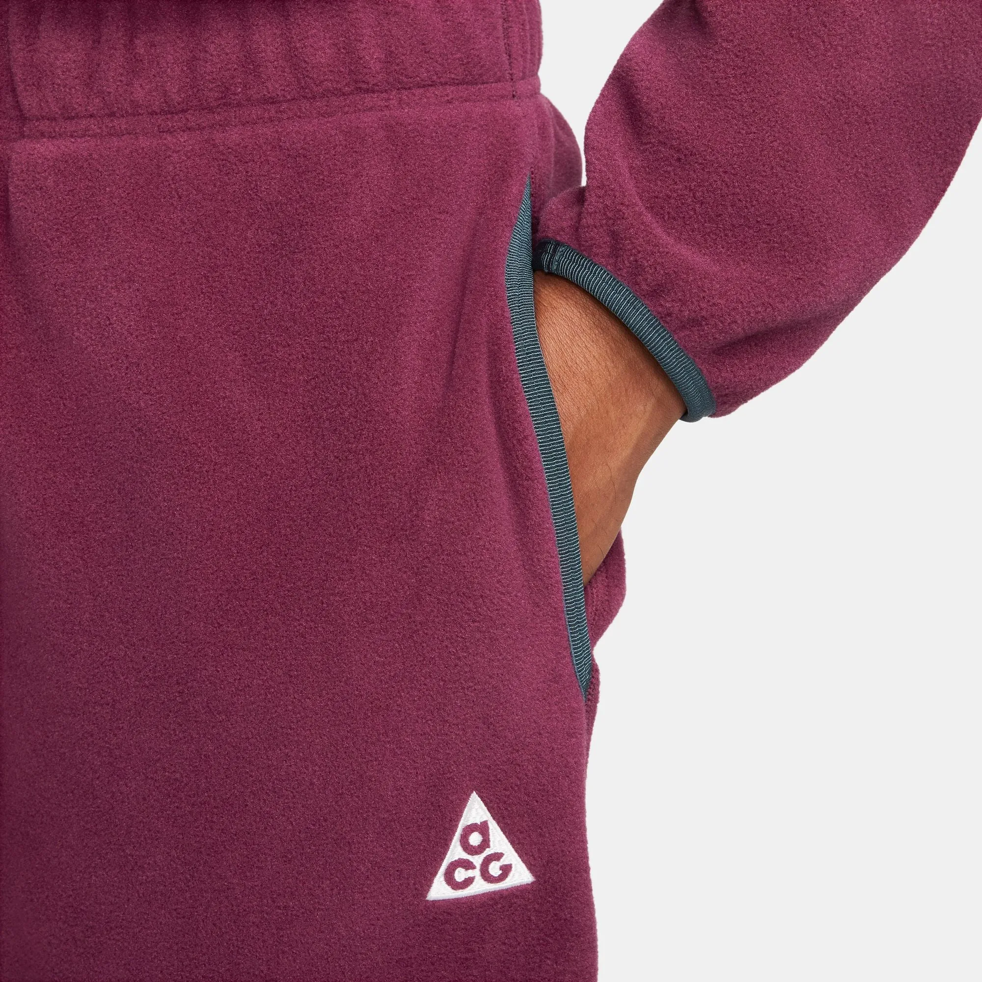 Nike ACG Polartec? "Wolf Tree" Pants (Earth/Summit White) WaterRepellent Surface