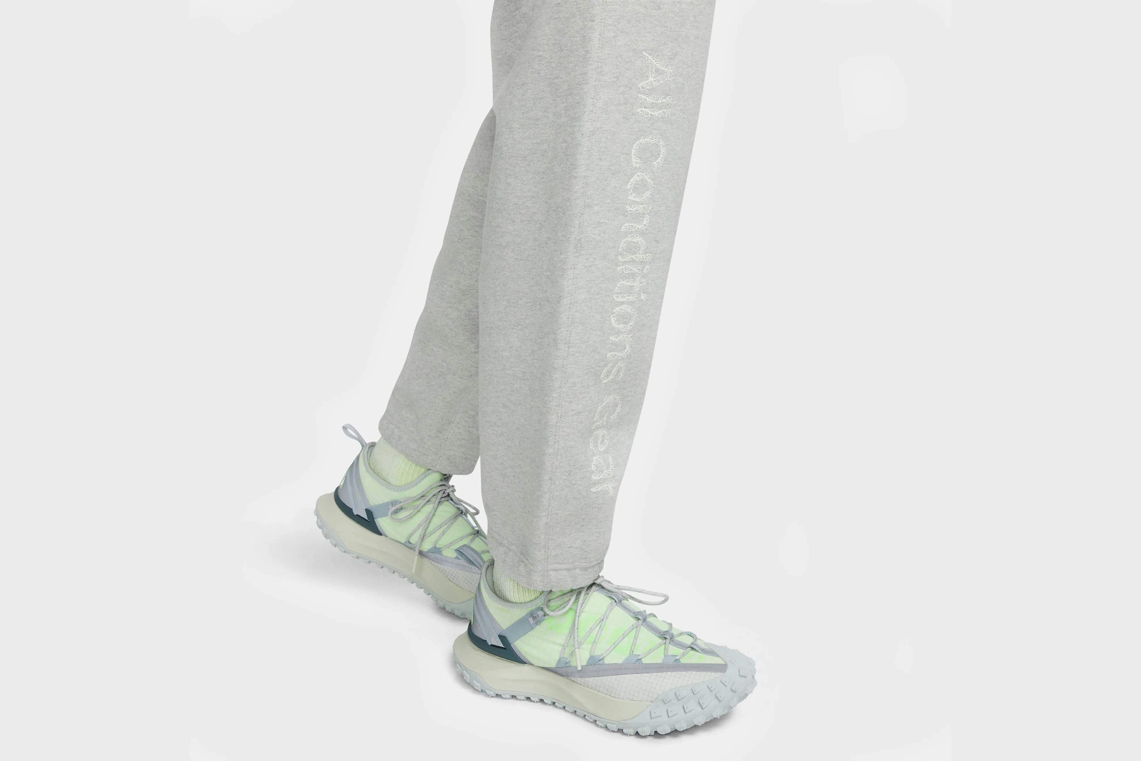 Fame Glow Trans Glow Nike ACG Therma-FIT Airora Fleece Pants (Grey Heather/Black/Lt Smoke Grey)