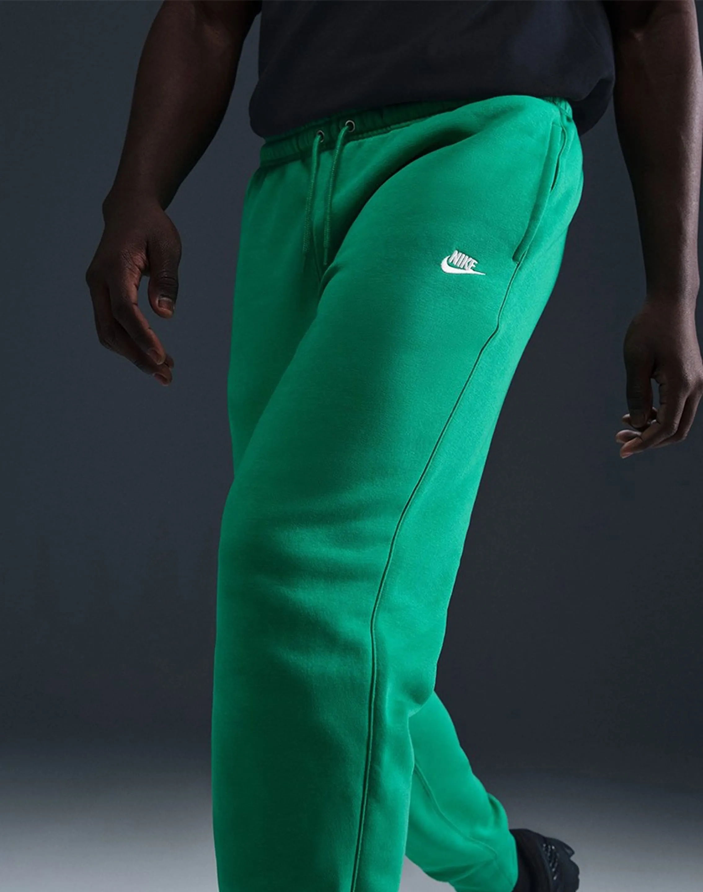 Sharp Line MoistureControl Fabric Nike Club Fleece Joggers