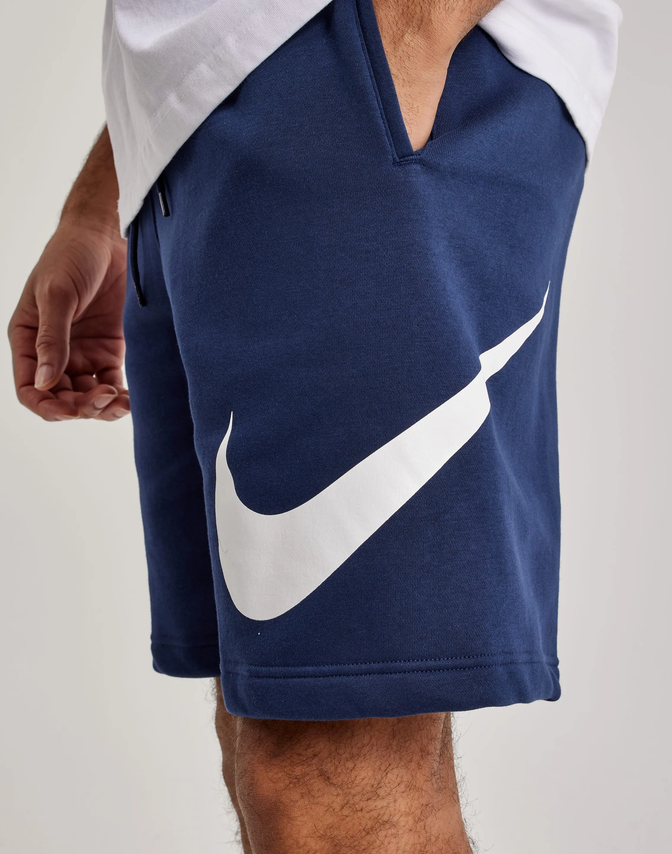 Nike Club Fleece Shorts WrinkleFreeFabric elastic waistband