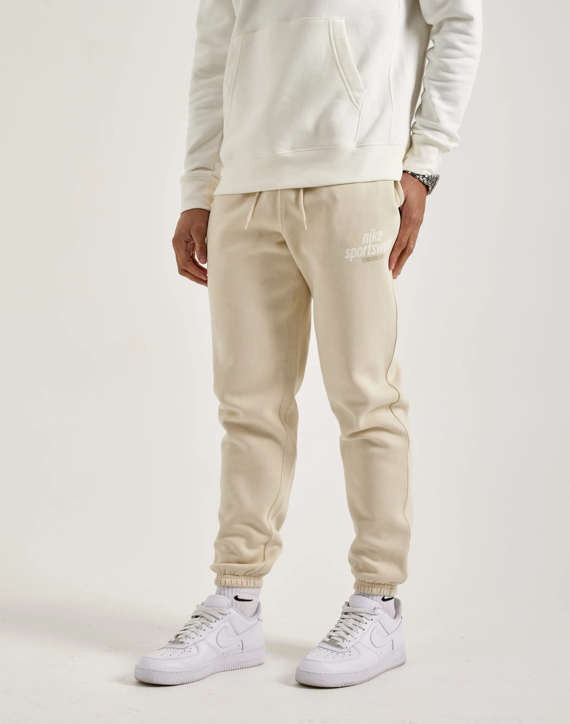 Comfort Fit Nike Club Fleece Sweatpants