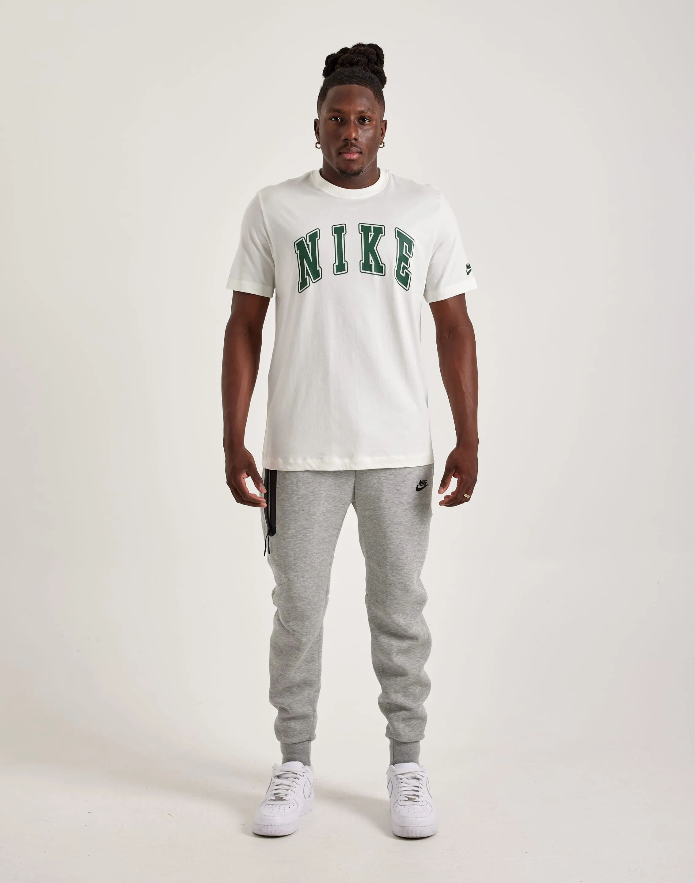NonRestrictiveSilhouette UniversalFit Nike Club Tee