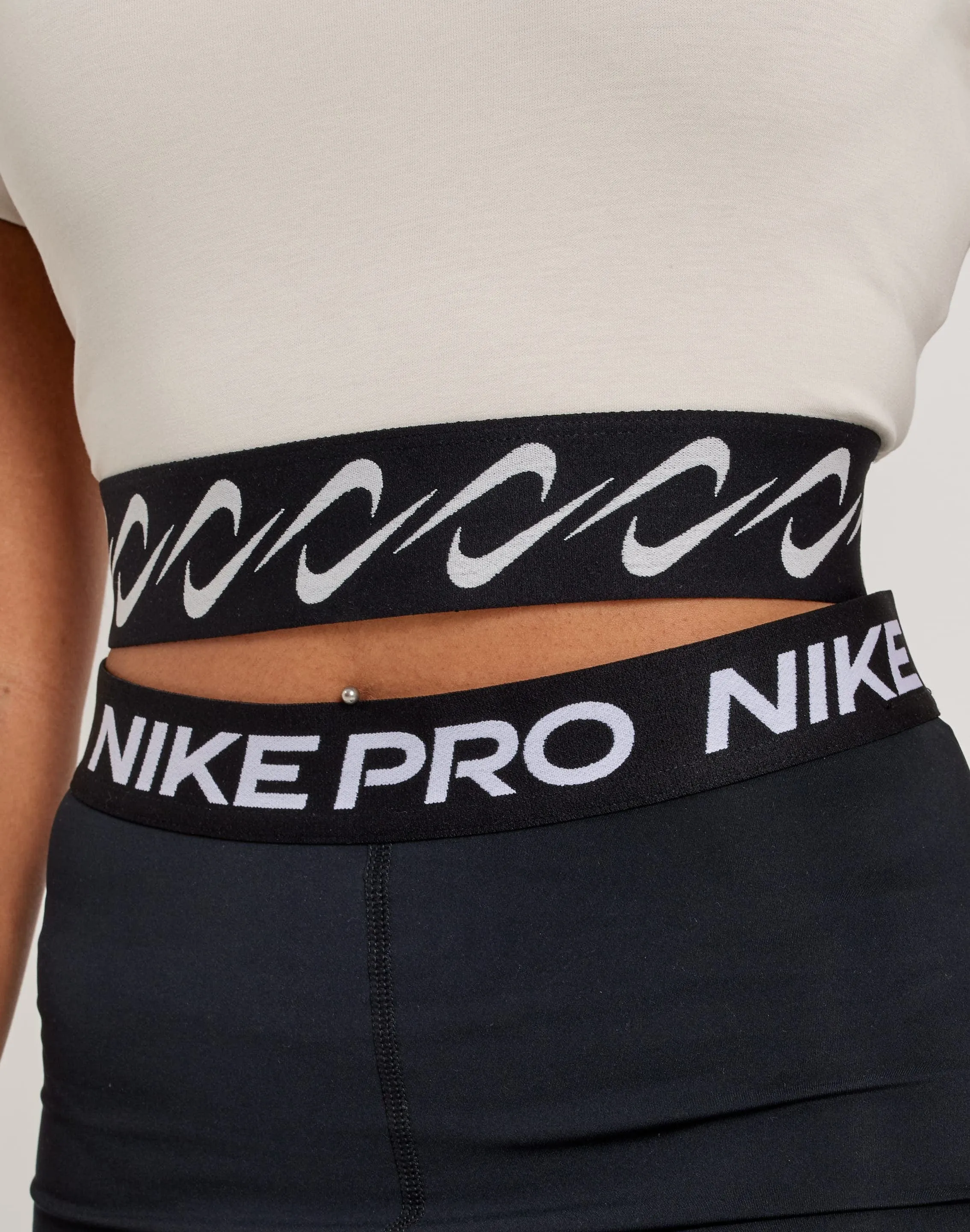 Nike Essential Swoosh Top quick dry