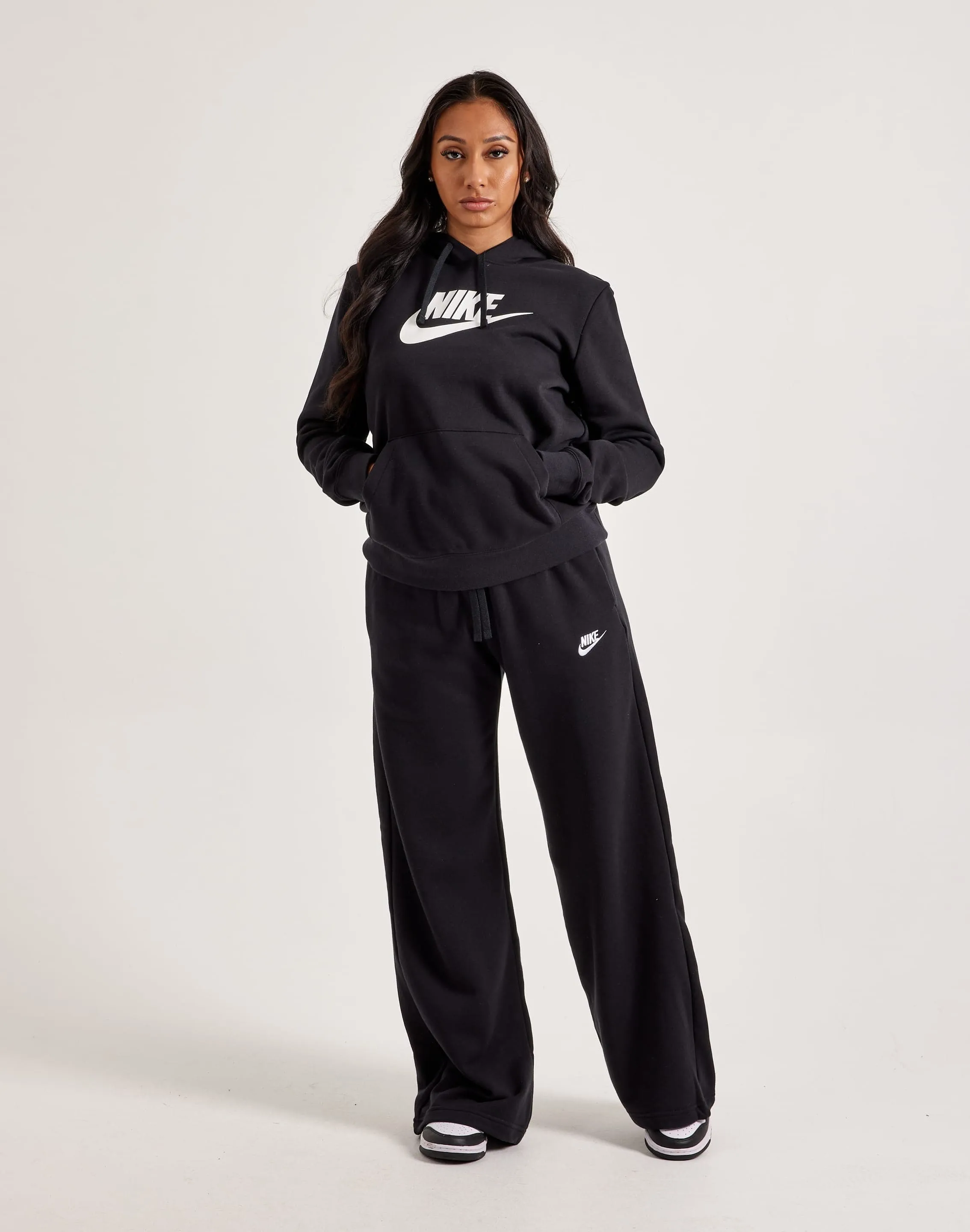 Nike Graphic Club Fleece Pullover Hoodie Stretch Fit Free Fit