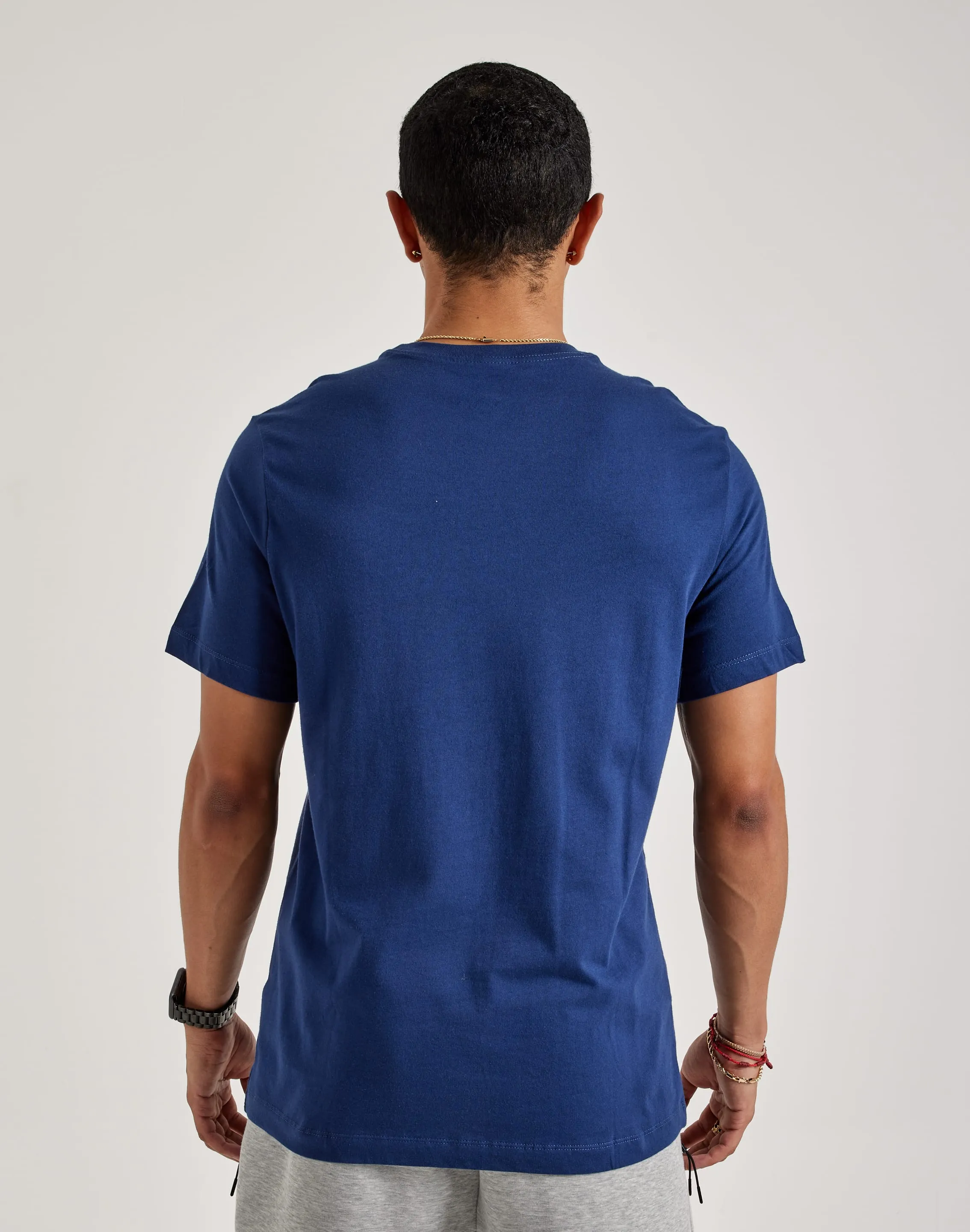 Muse Edge french chic Nike Icon Futura Tee