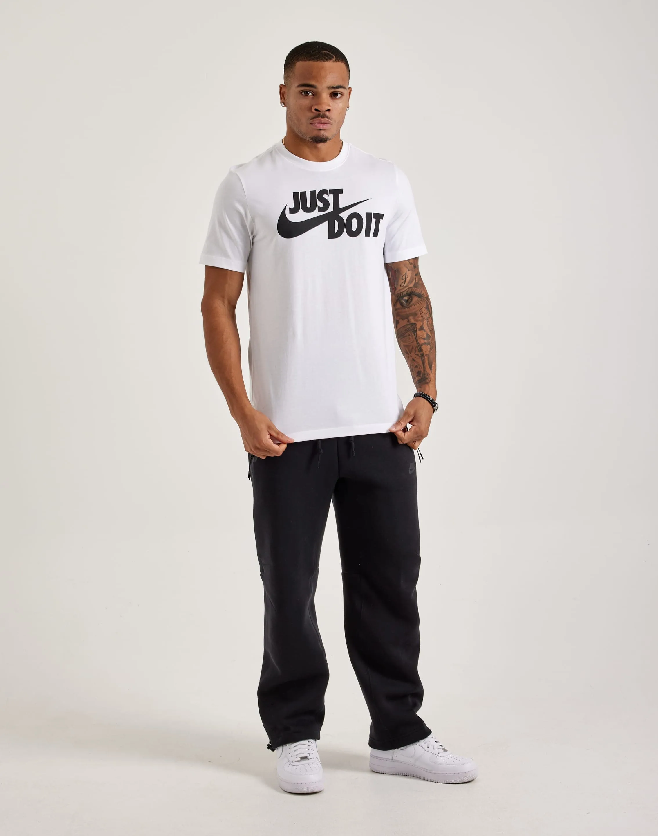 CrossBackStructure Nike Just Do It Swoosh Tee
