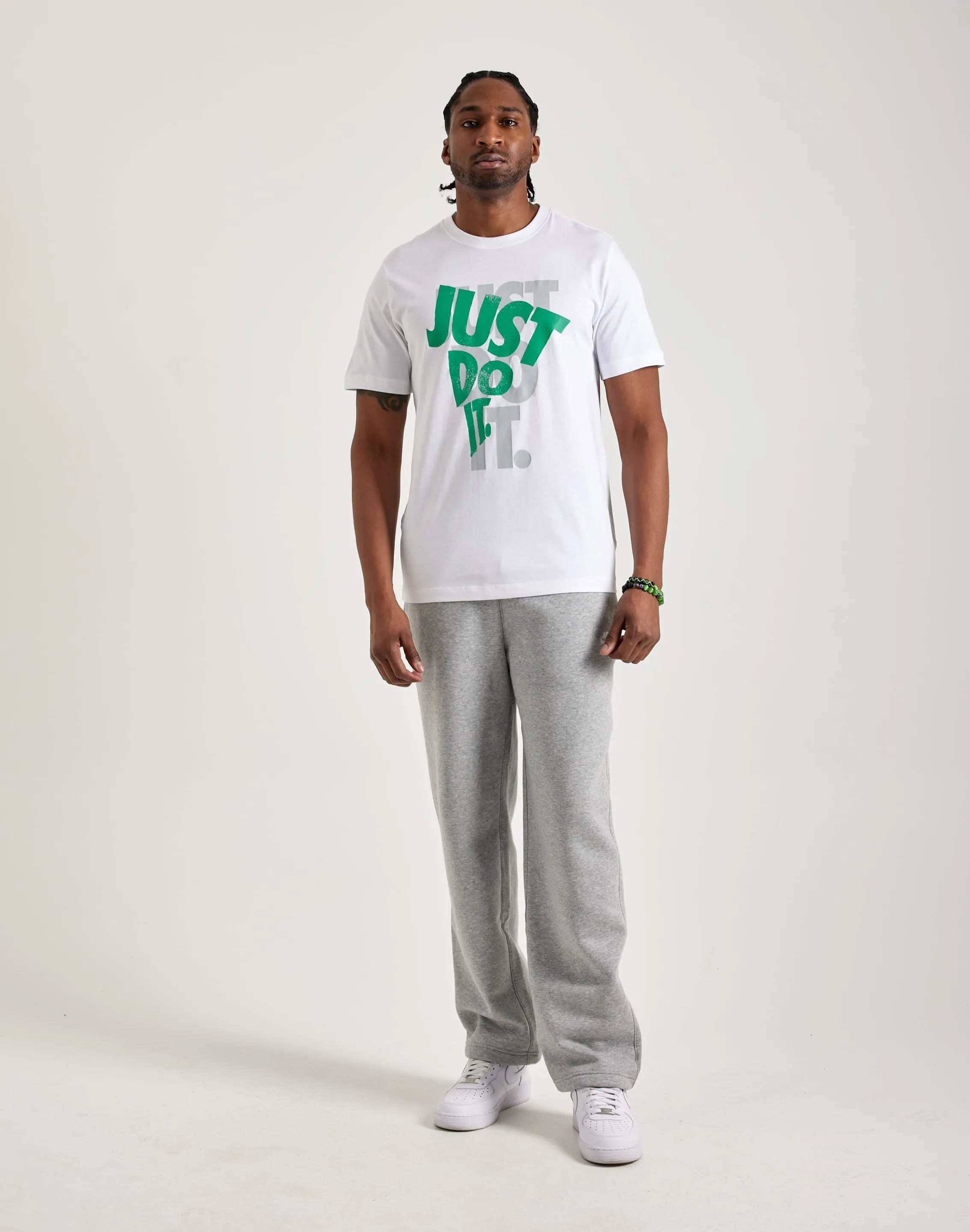 Heart Glow Mature Charm Nike Just Do It Tee