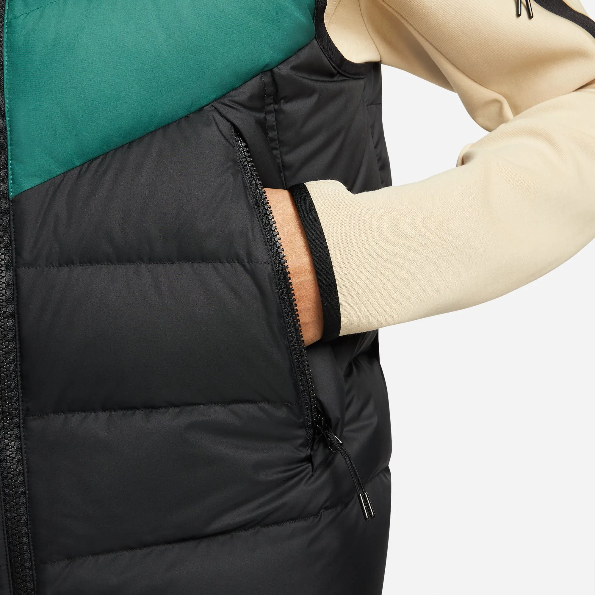 Nike Liverpool FC Windrunner (Black/Dark Atomic Teal/Mystic Stone) CompactPackableDesign VersatileCuff