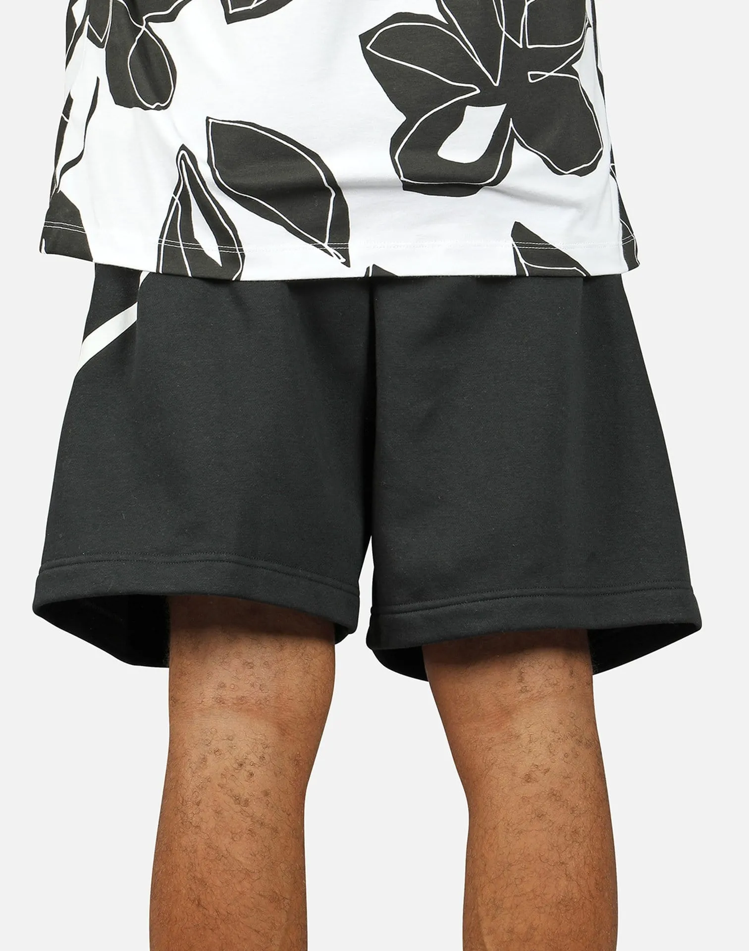 WearResistantHem MoistureControl Lining Nike Nsw Club Graphic Shorts