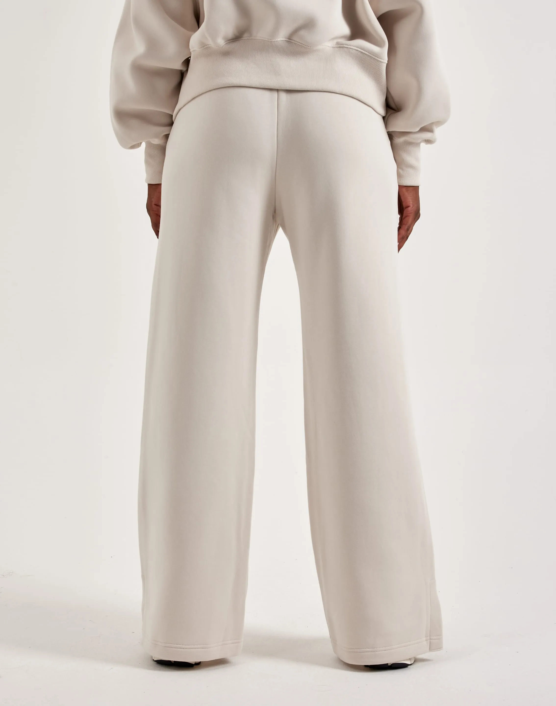 Nike Phoenix Fleece High-Waisted Sweatpants LightweightDesign ReflectiveTrims