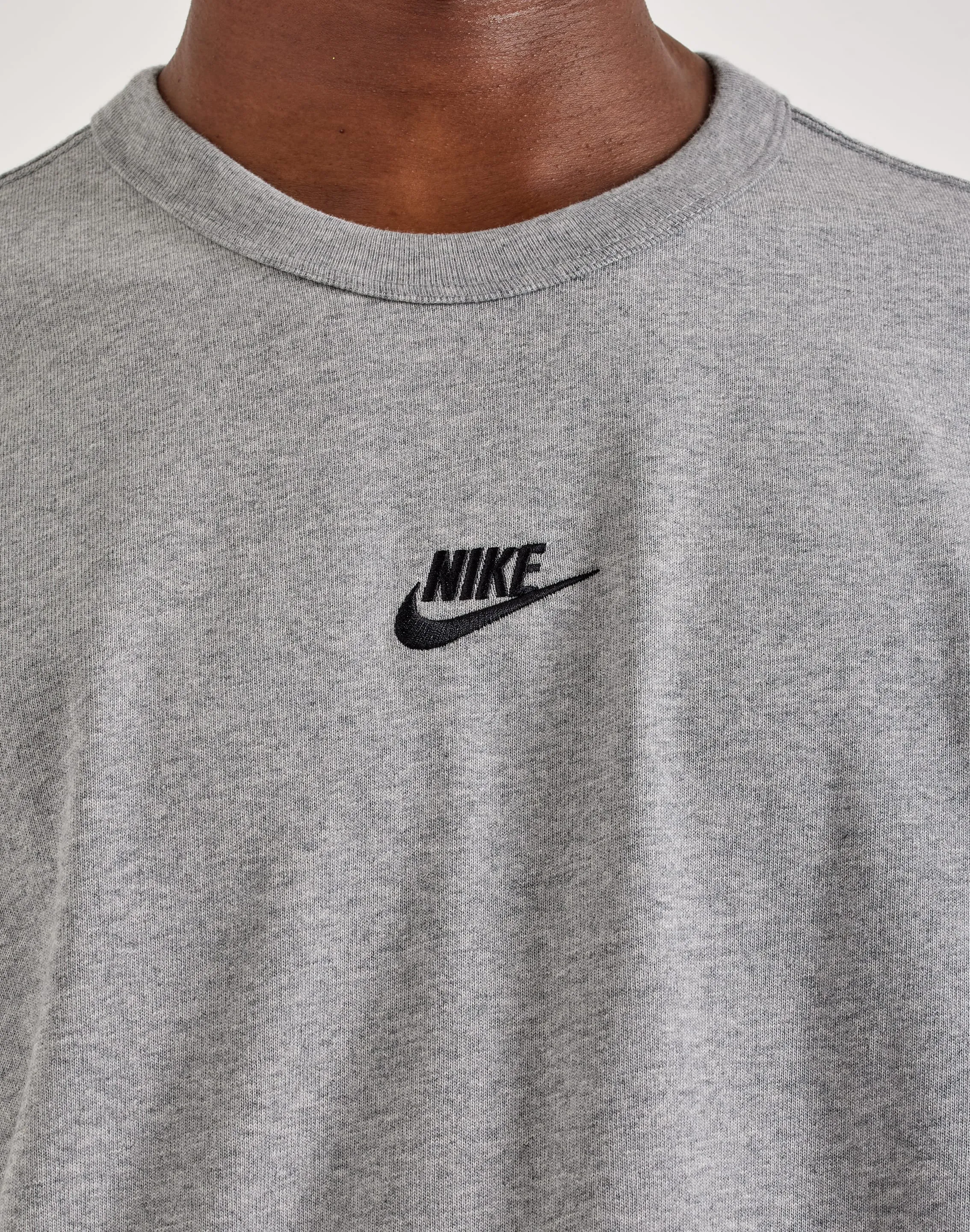Beach Fit late night Nike Premium Essentials Tee