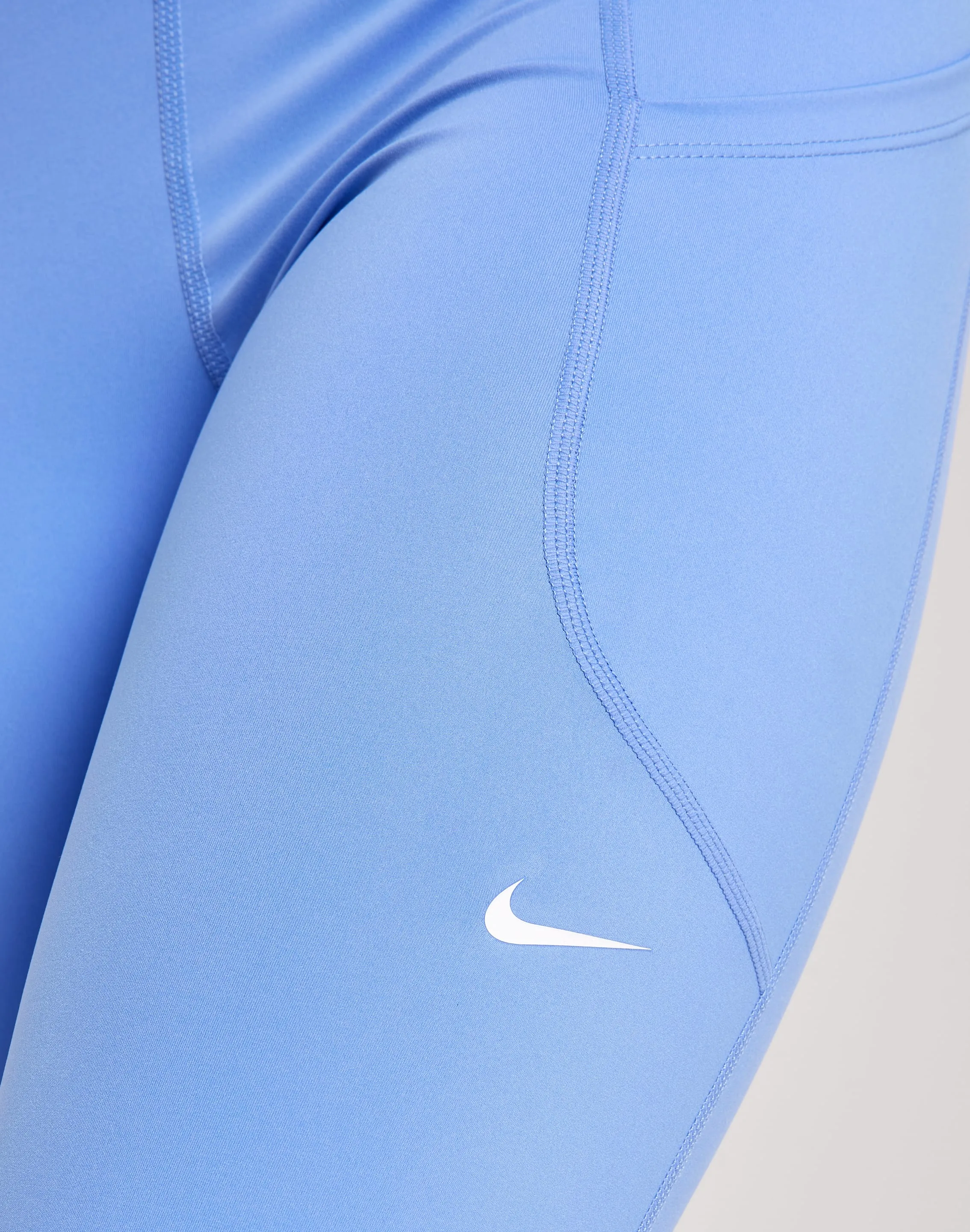 FlatlockStitching Nike Pro Sculpt High-Waisted Leggings