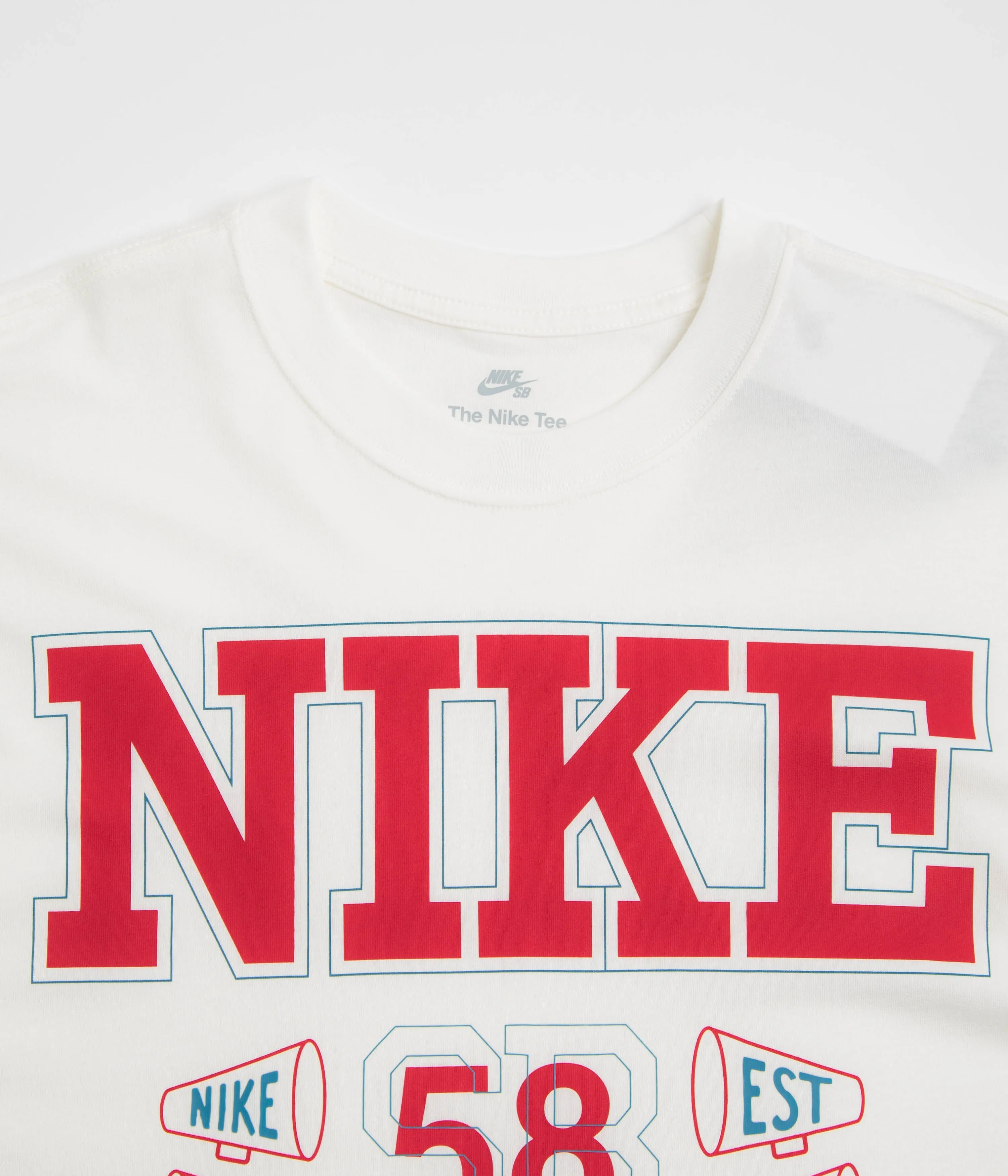 Nike SB Athletics T-Shirt - Sail bootcut pants silhouette