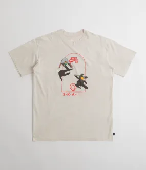 Soft Texture Nike SB Court T-Shirt - Light Bone