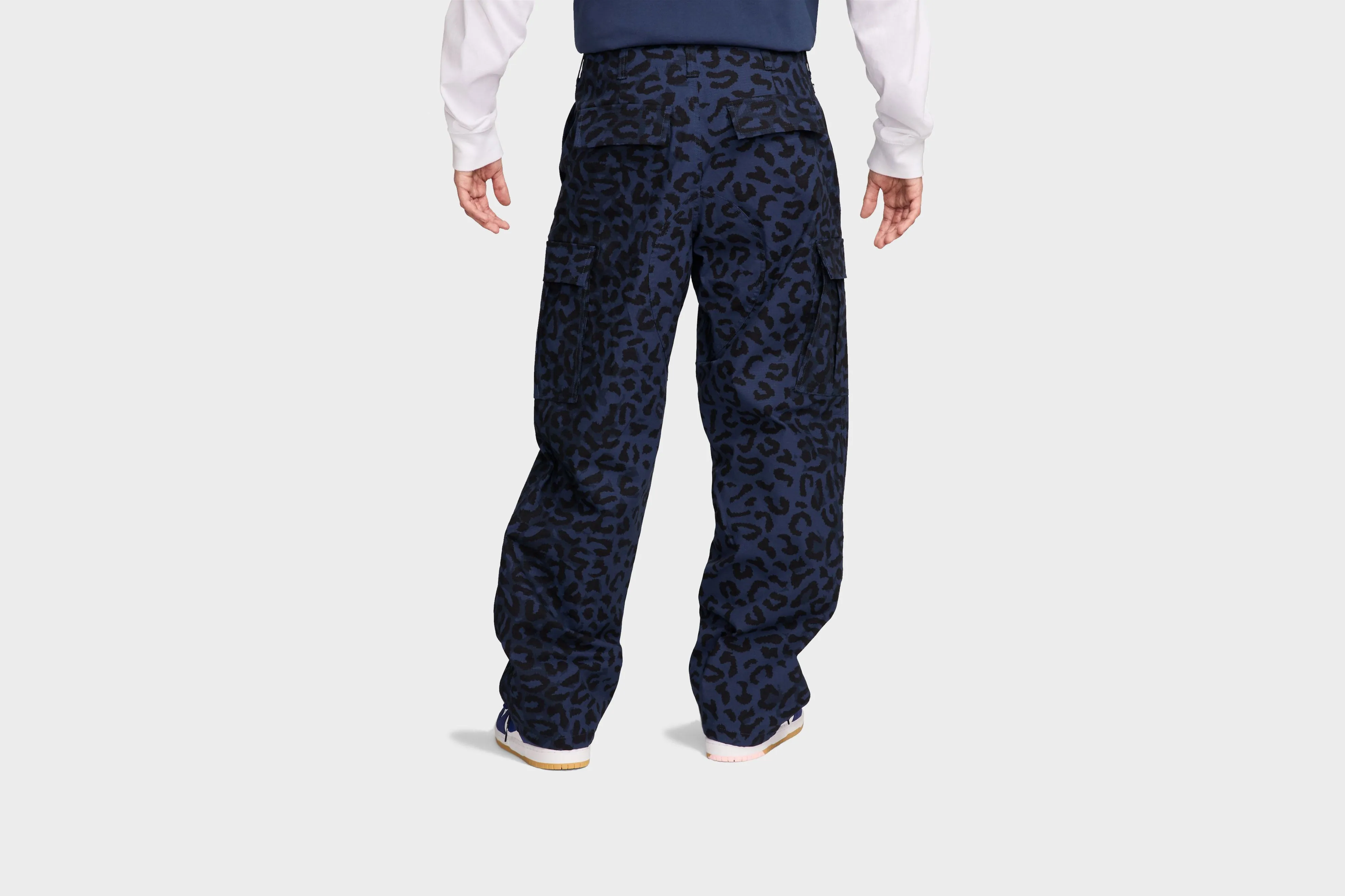 Polish Tone Spanish Glow Nike SB Kearny Men's Allover Print Cargo Pants (Midnight Navy)