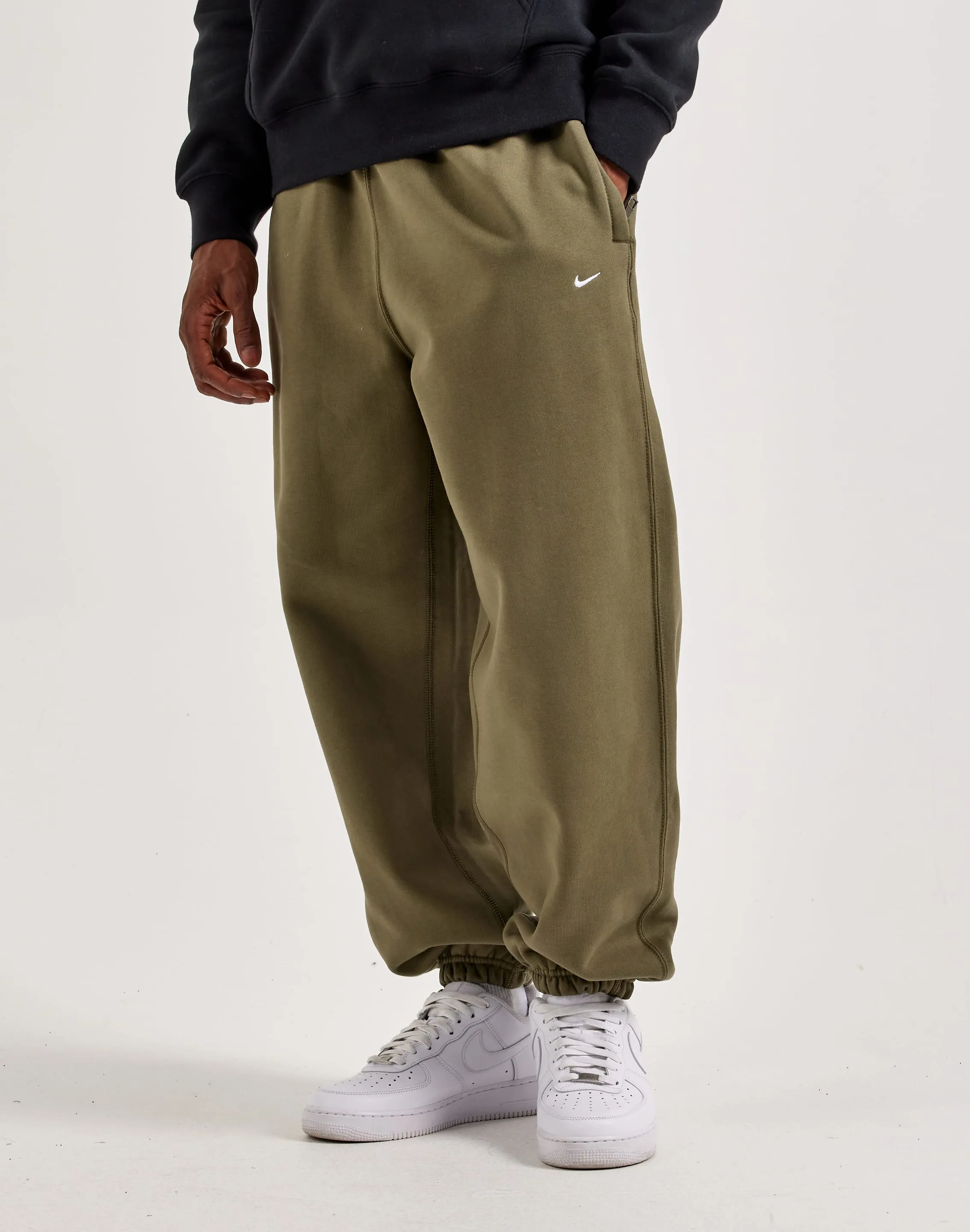 QuickReleaseClosure Nike Solo Swoosh Fleece Pants