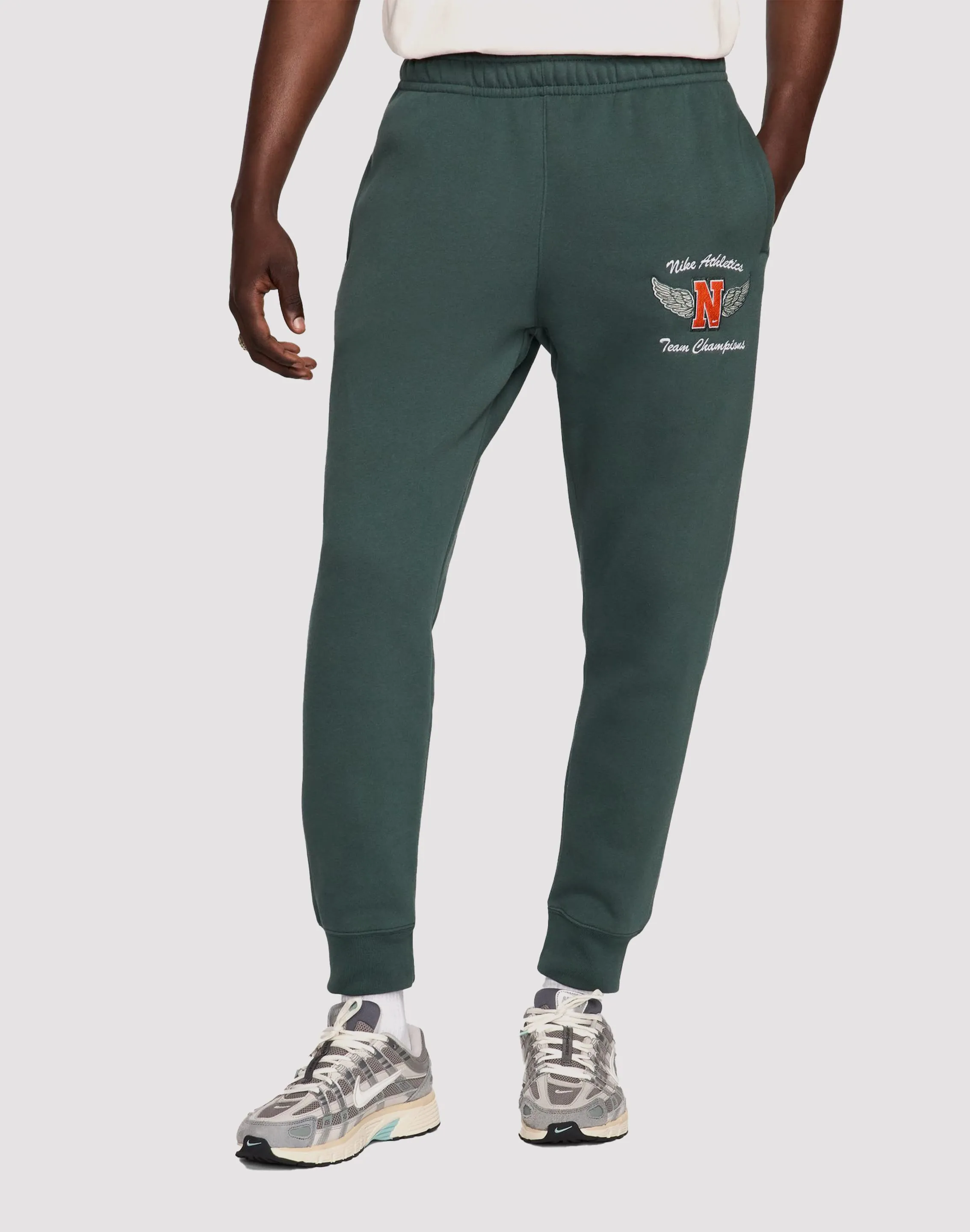 Team Vibe Fame Glow Nike Sportswear Club Fleece Joggers