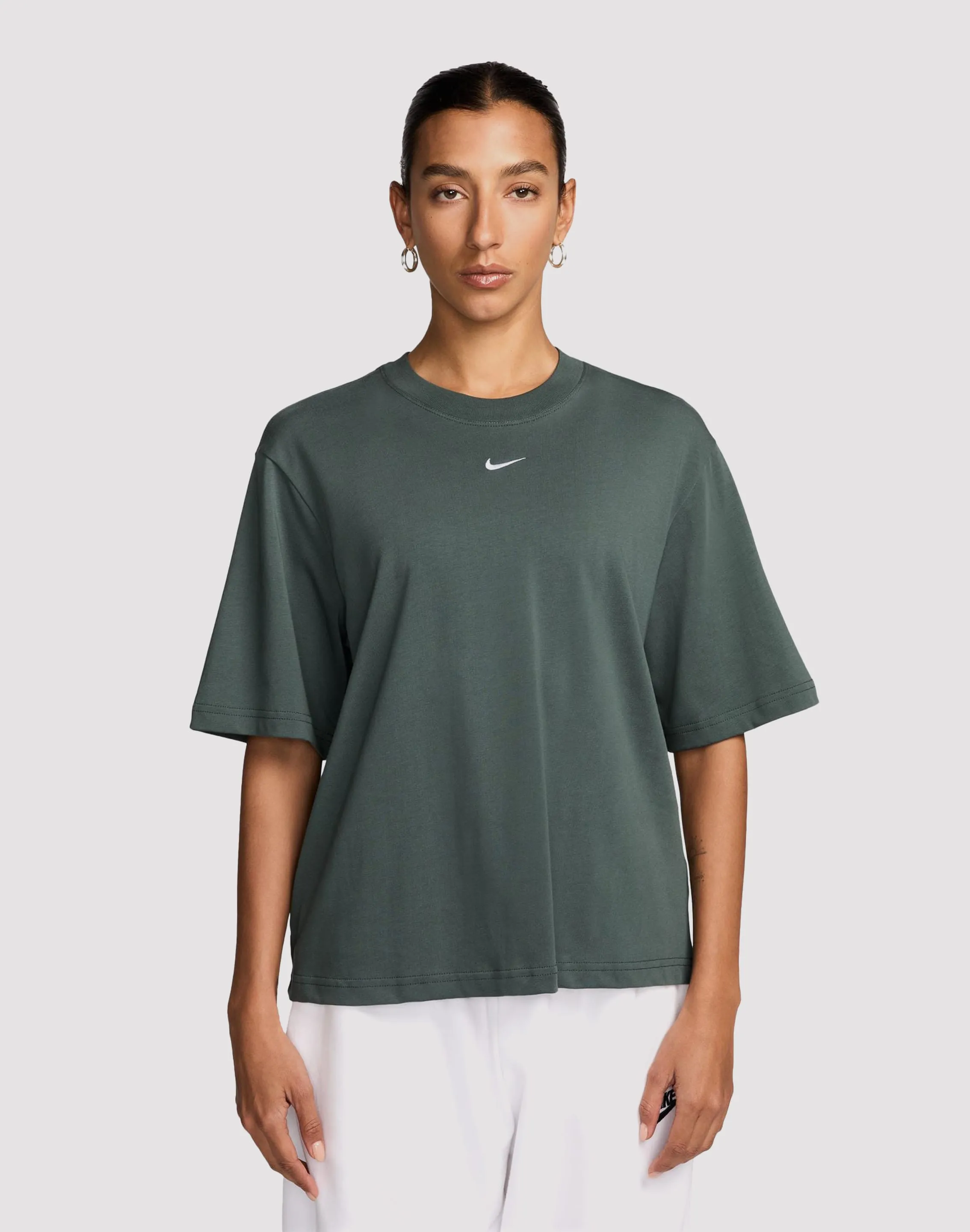 Nike Sportswear Essential Boxy Tee StainlessZippers