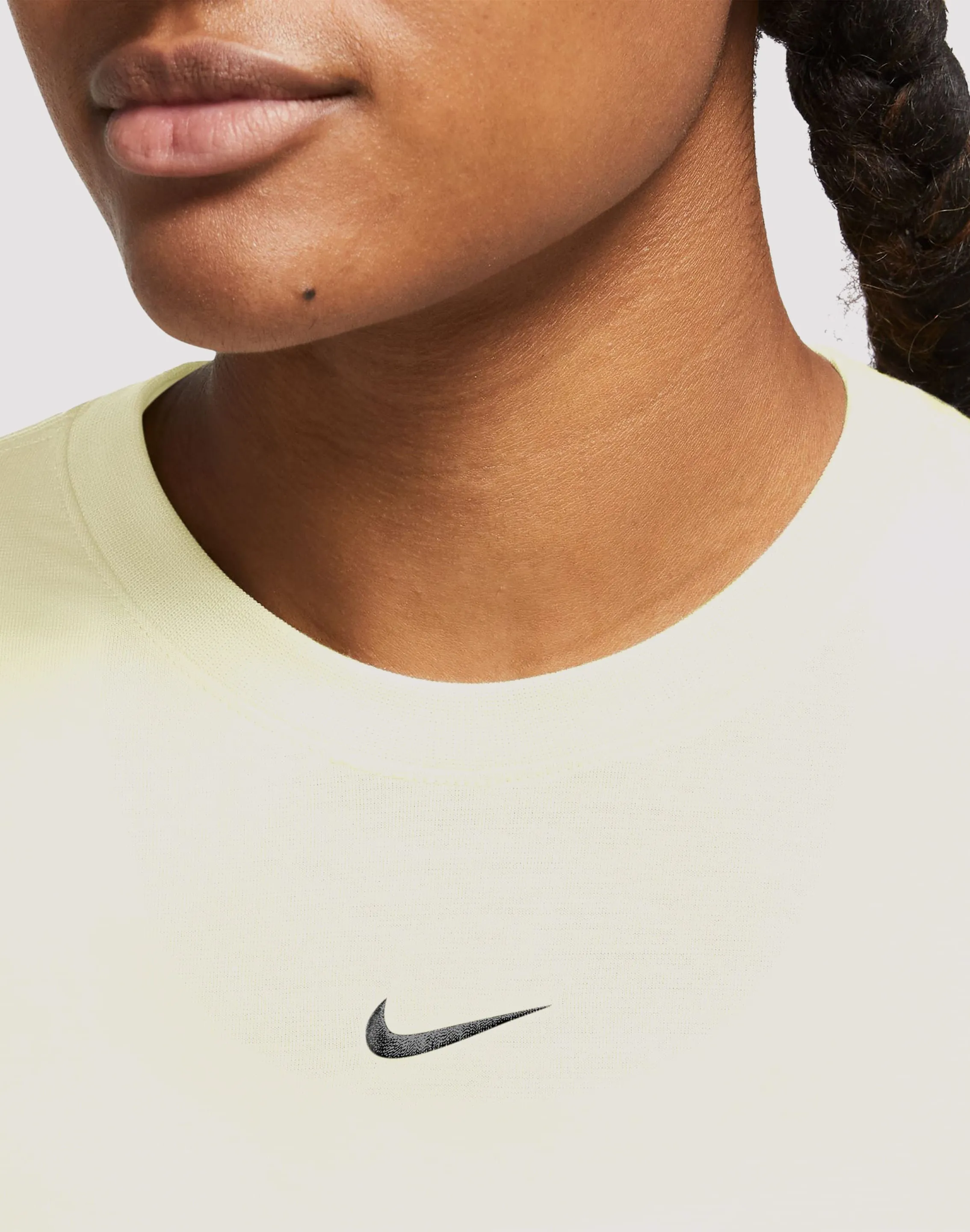 Nike Sportswear Essential Slim Cropped Tee Picnic Fun