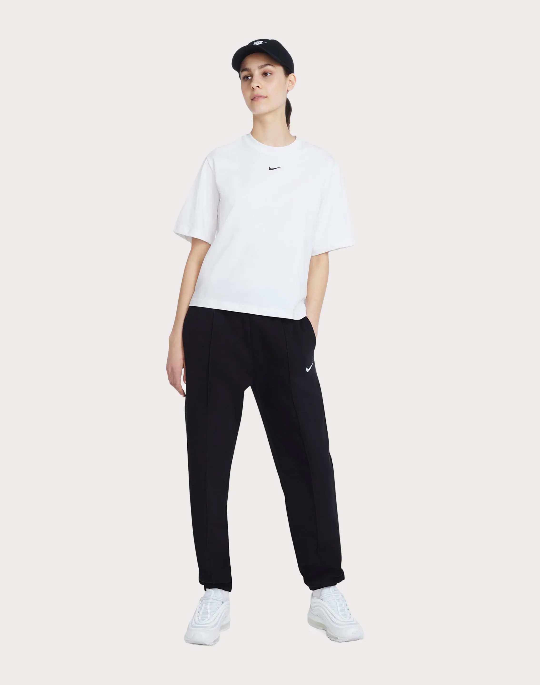 Machine Fit Cyber Glow Nike Sportswear Essentials Boxy White Tee