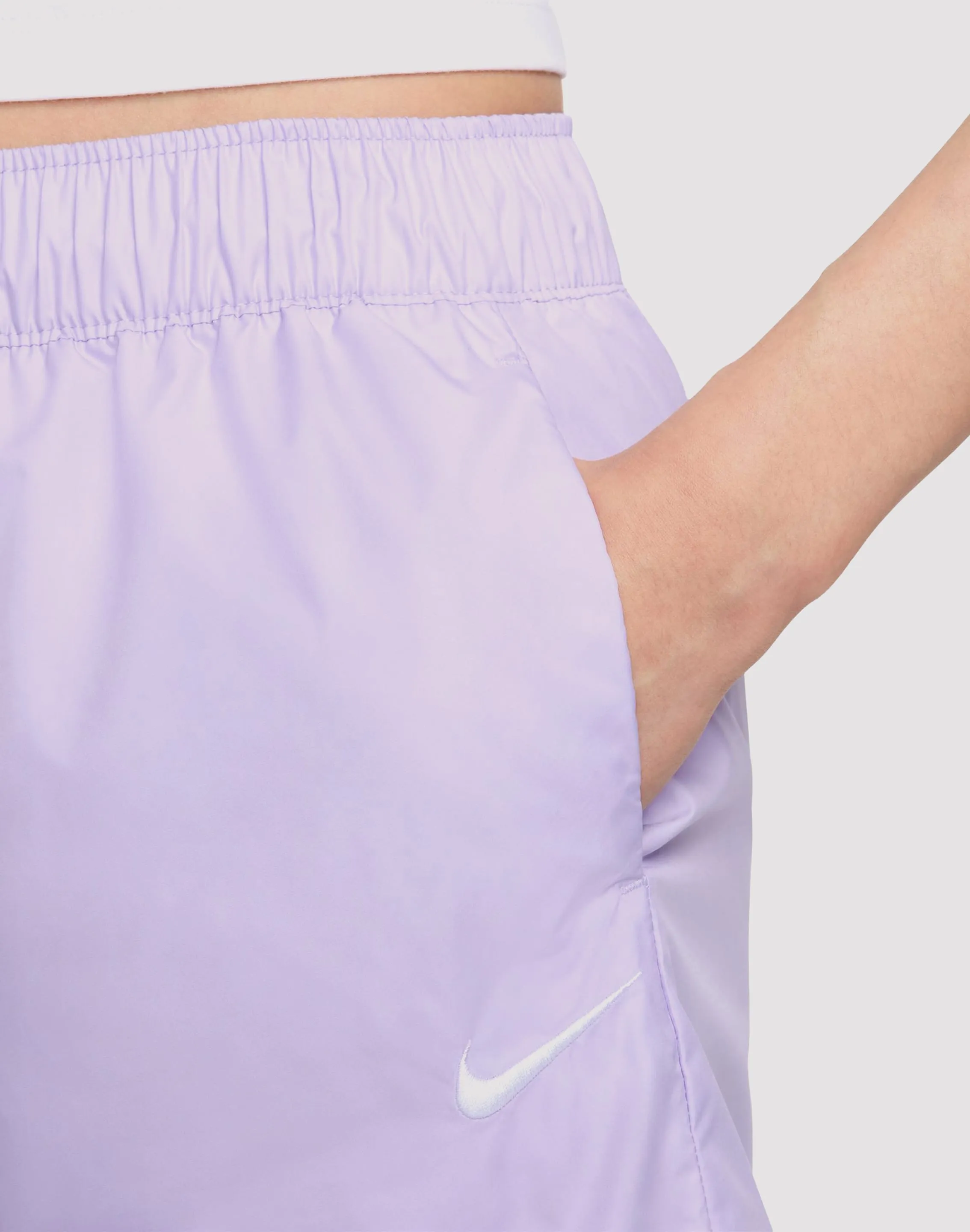 Nike Sportswear Essentials Repel Mid-Rise Shorts LightweightInsulation Concert Vibe