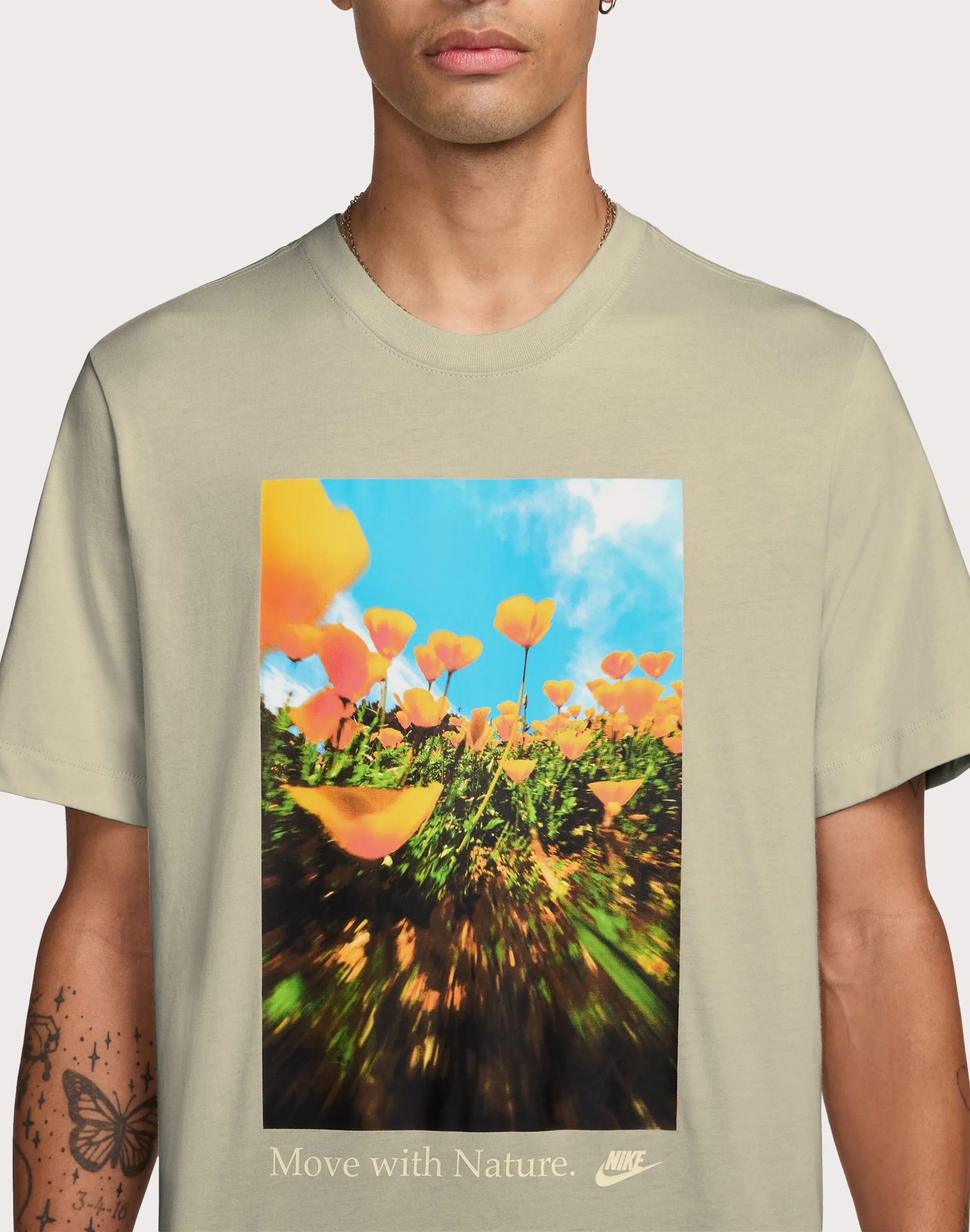 London Edge Love Glow Nike Sportswear Flower Photo Tee