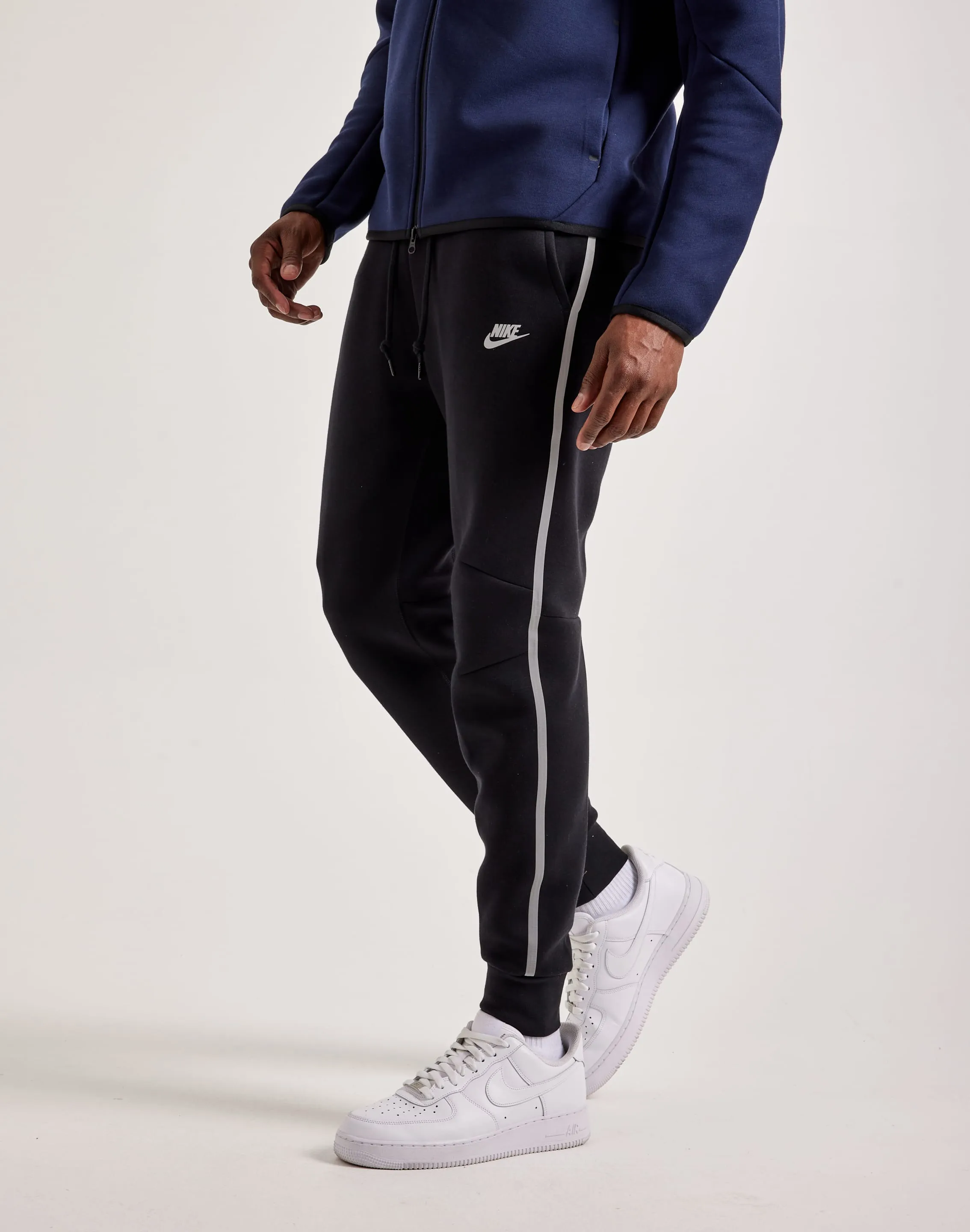 ZeroWasteProduction FastDrying Inner Layer Nike Tech Fleece Joggers