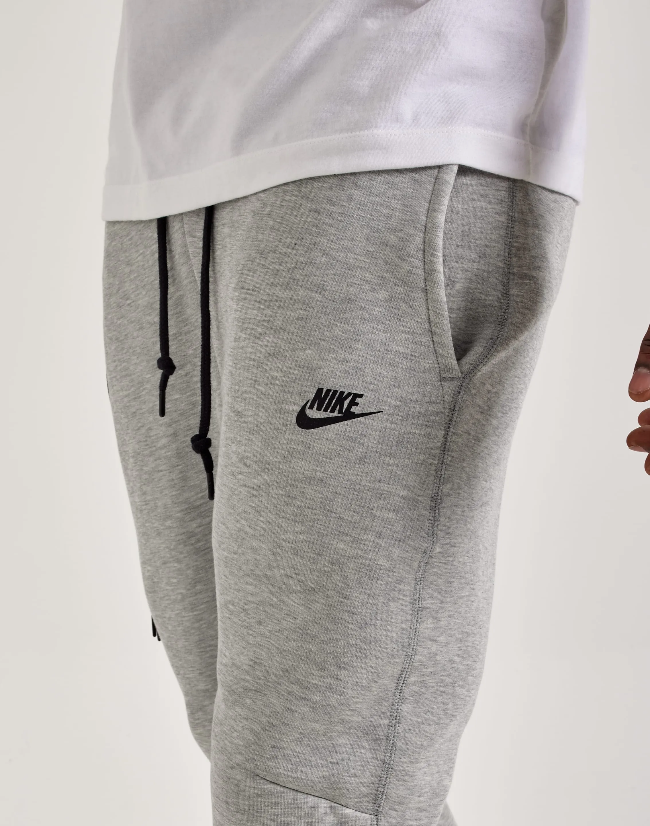 Hidden pockets Joyful Mood Nike Tech Fleece Slim-Fit Joggers