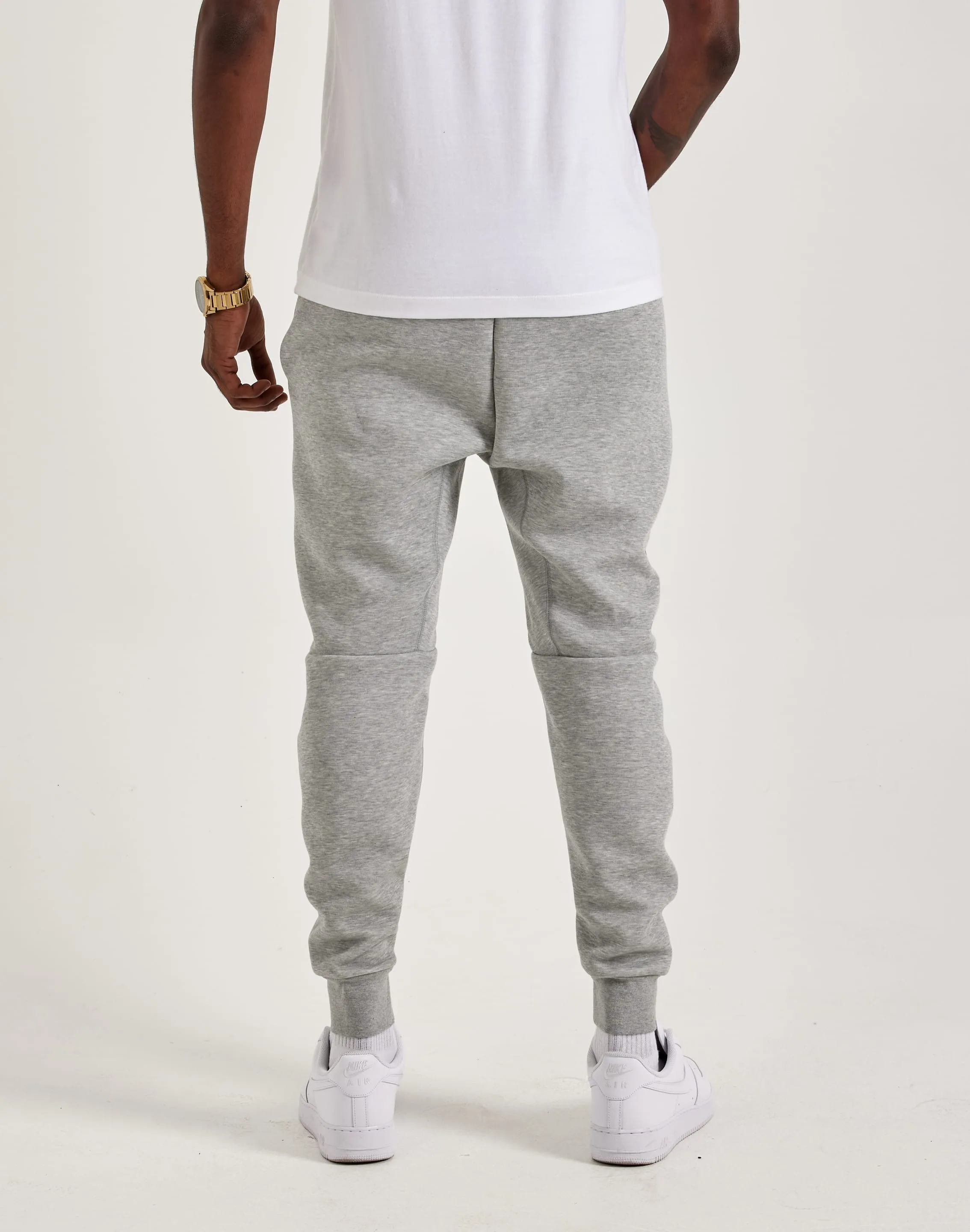 Nike Tech Fleece Slim-Fit Joggers SeamlessConstruction