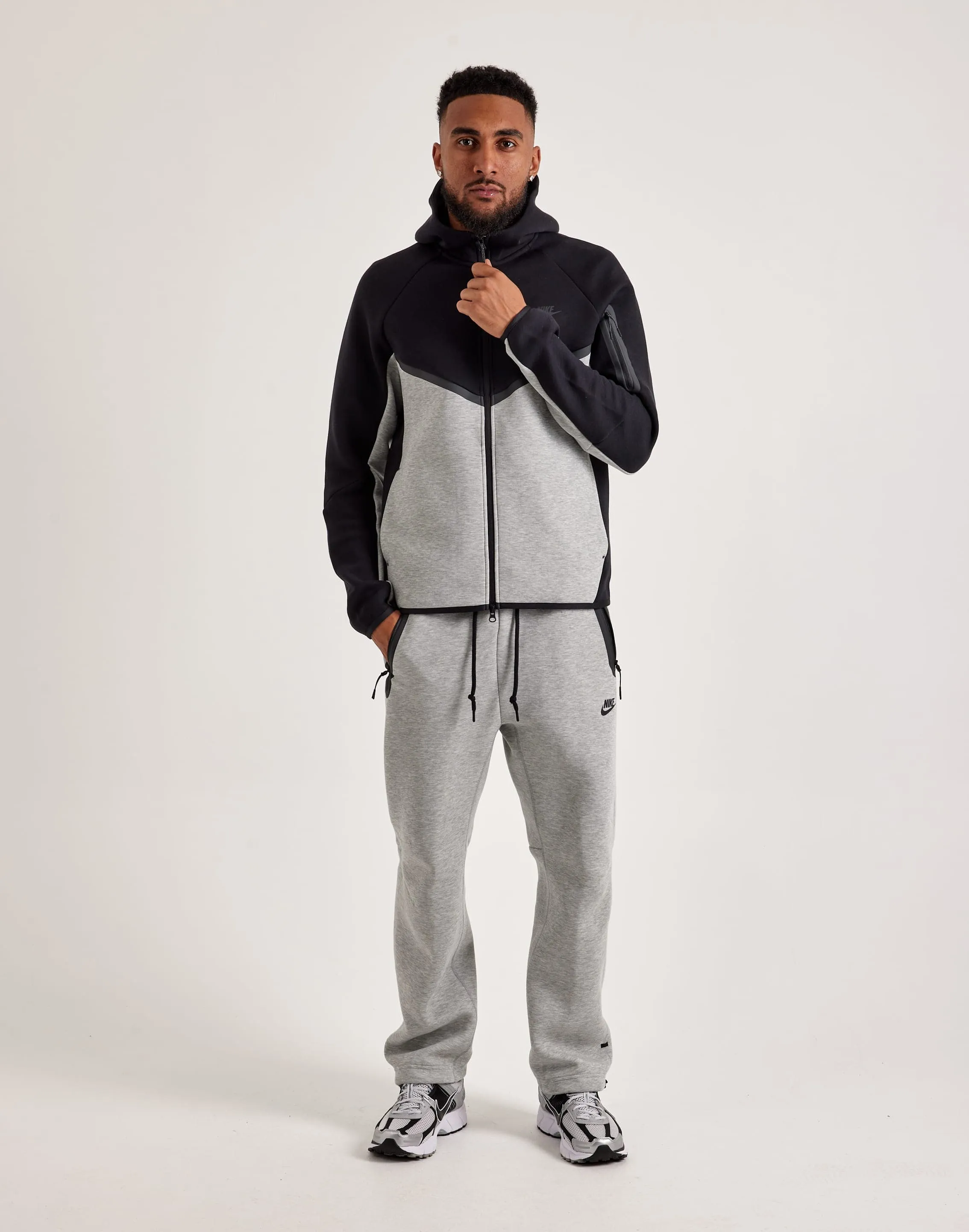 Nike Tech Fleece Windrunner Full-Zip Hoodie TemperatureRegulatingLining